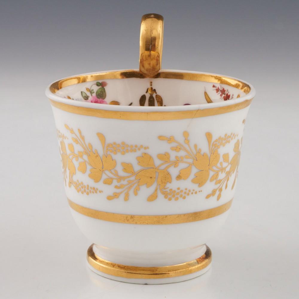 Tasse à café et soucoupe en porcelaine de Nantgarw, vers 1815 en vente 2