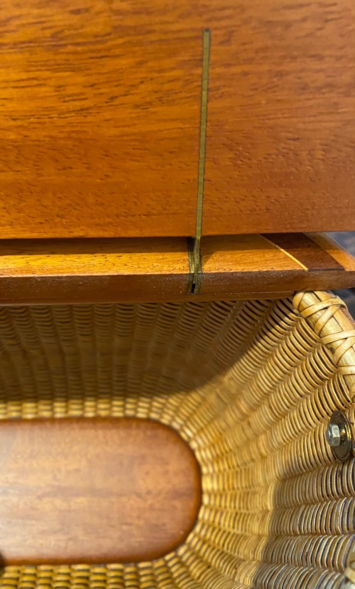 Nantucket Basket with Half Hull Model of a Sloop on Lid, by Harry Hilbert, 1995 3