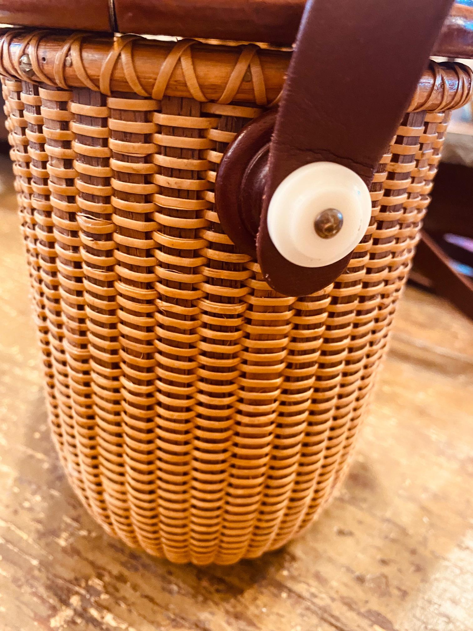 Hand-Crafted Nantucket Basket with Half Hull Model of a Sloop on Lid, by Harry Hilbert, 1995
