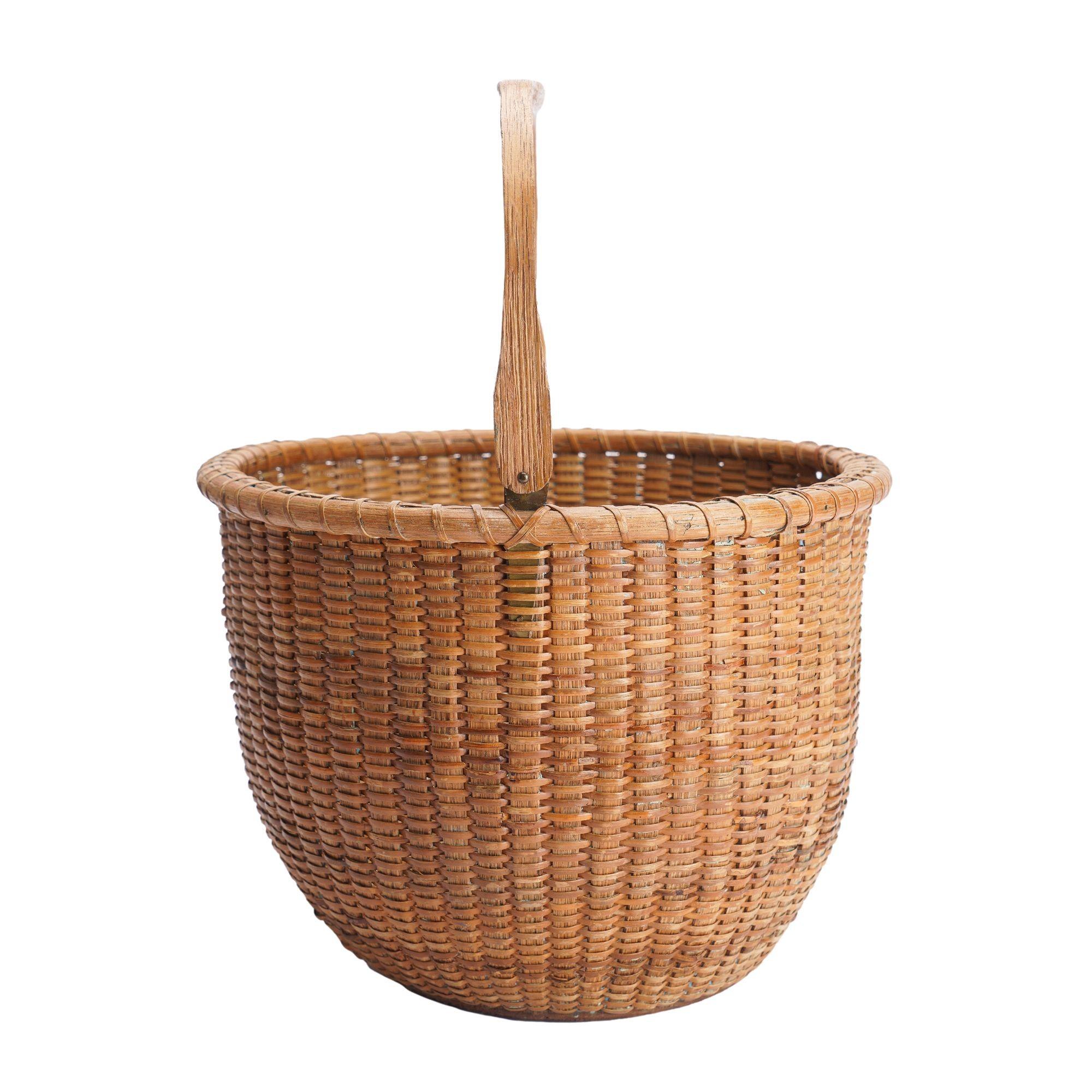 American Nantucket lighthouse basket attributed to Mitchy Ray, 1900-50 For Sale