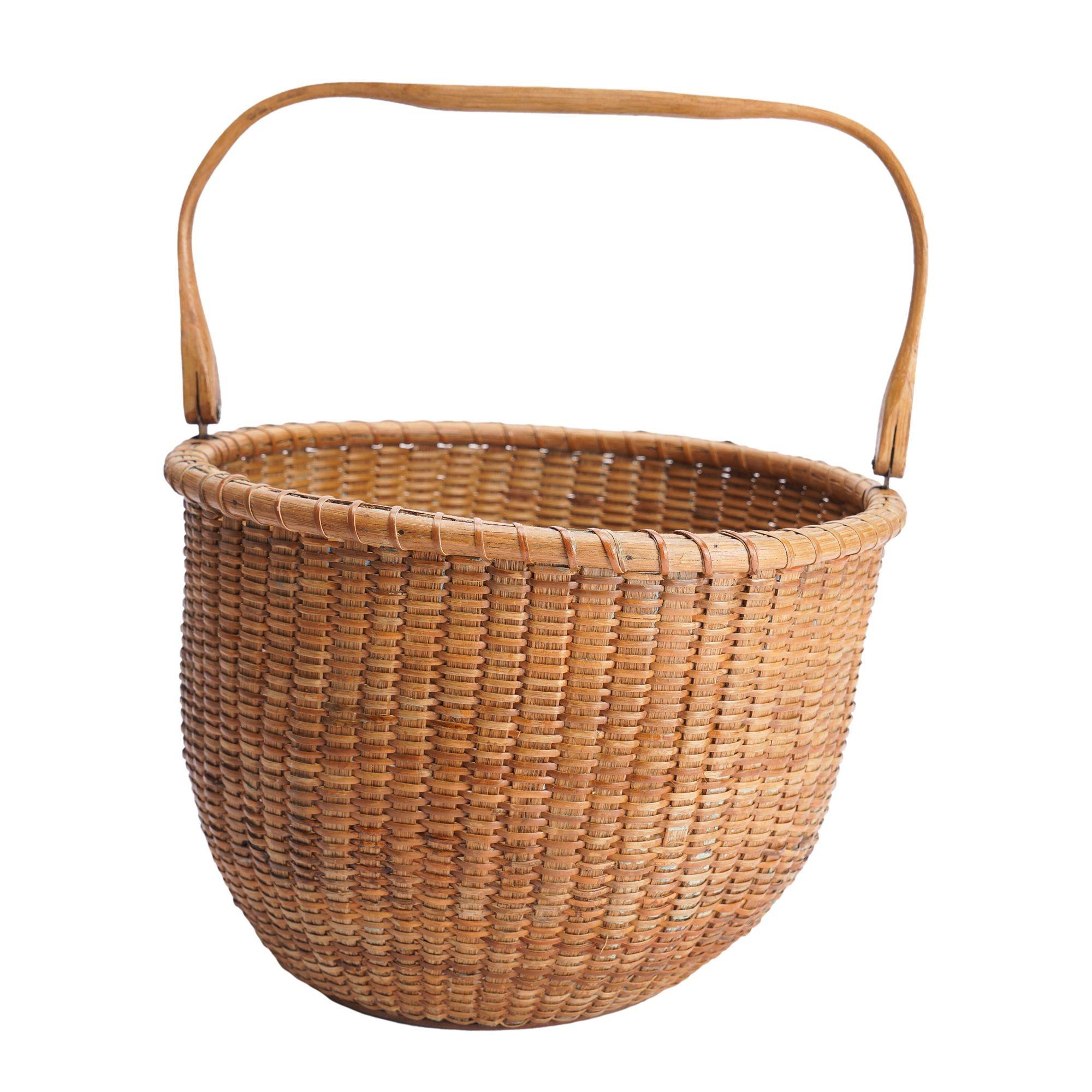 20th Century Nantucket lighthouse basket attributed to Mitchy Ray, 1900-50 For Sale