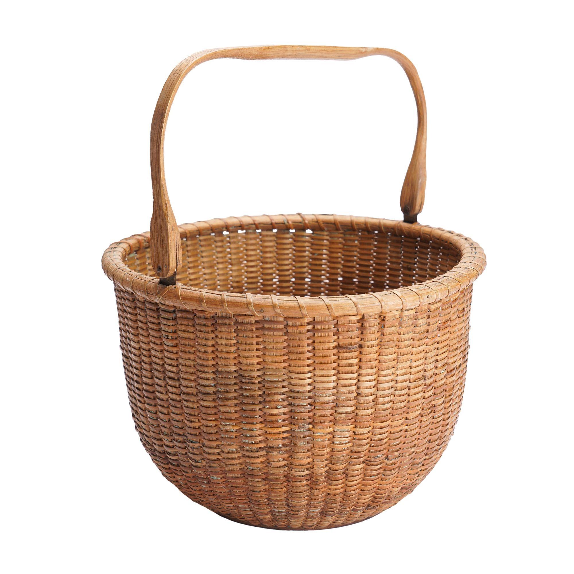 Nantucket lighthouse basket attributed to Mitchy Ray, 1900-50 For Sale 2