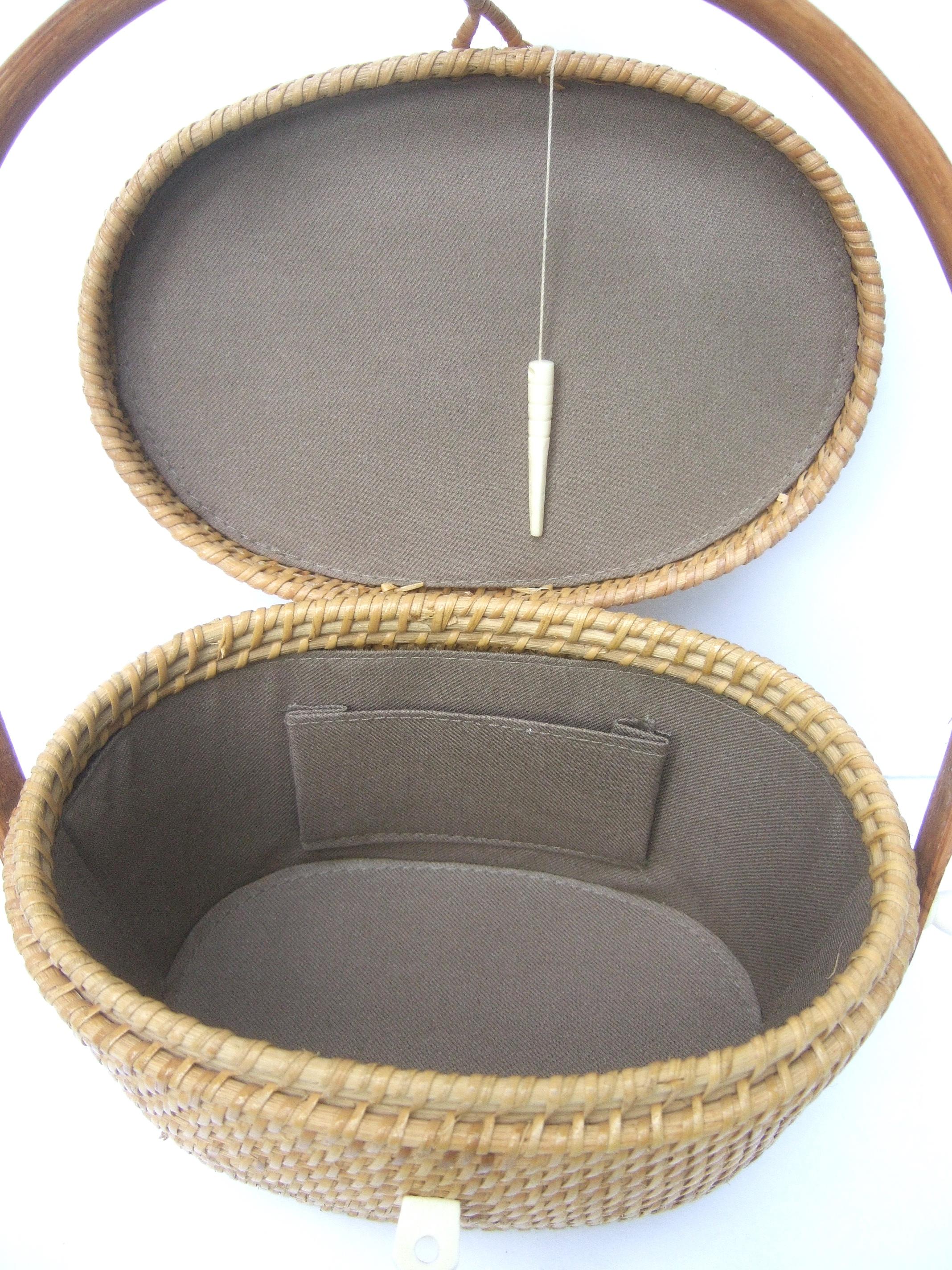 Nantucket Style Wicker Resin Whale Basket Handbag Circa 1980s 9