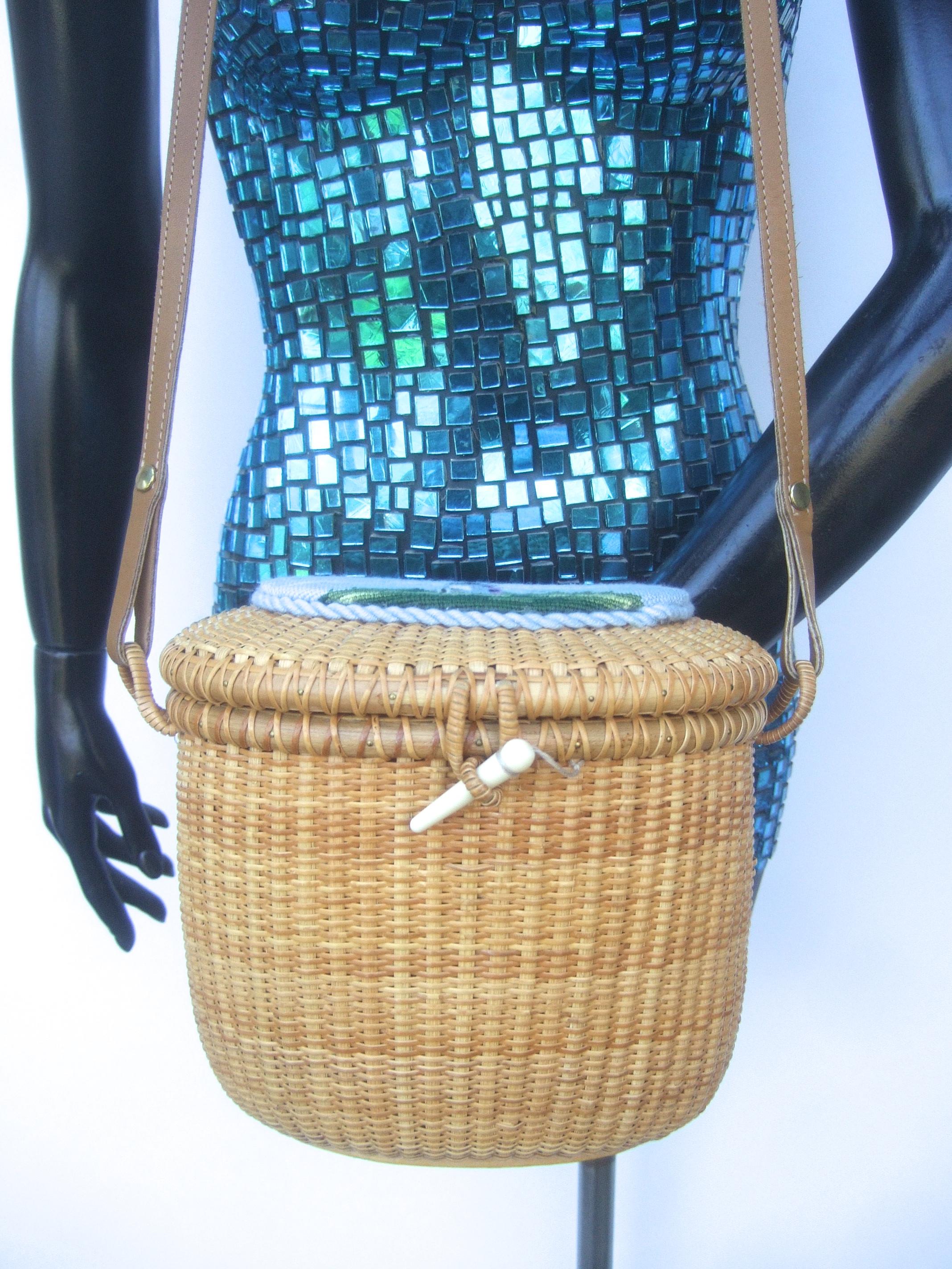 Nantucket Style Woven Wicker Needlepoint Lid Shoulder Bag c 1980s 7