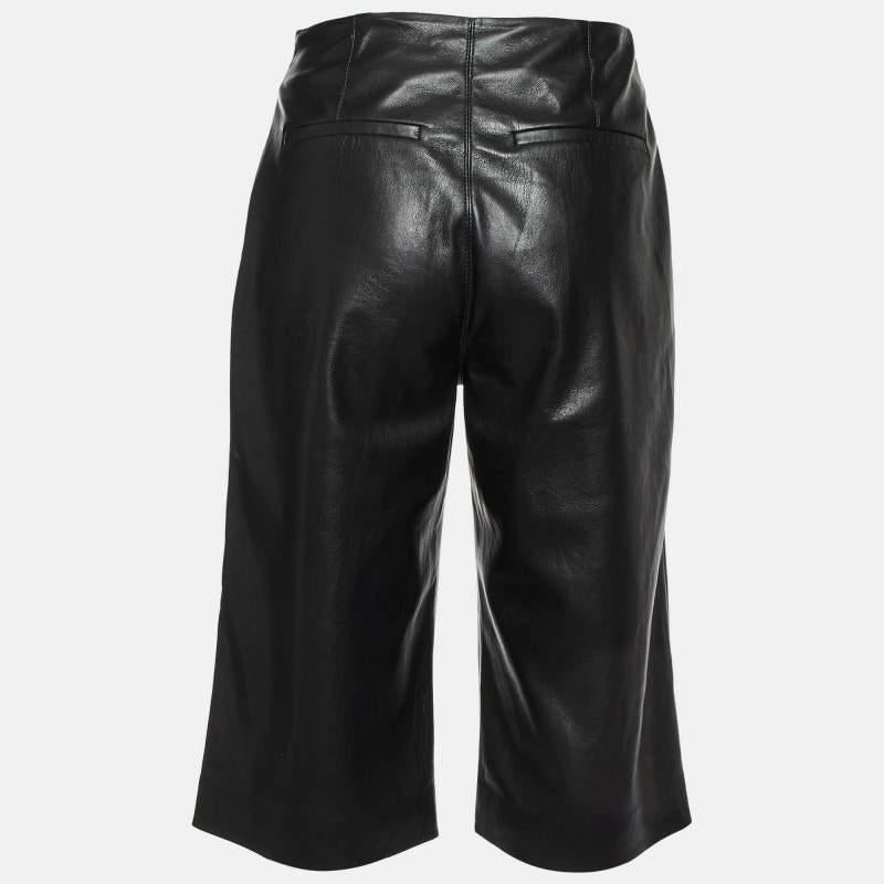 Regalati queste splendide culottes di Nanushka. Il paio è realizzato in ecopelle ed è presentato in nero. Per un OOTD all'insegna della comodità, provalo con un top carino e delle ballerine.