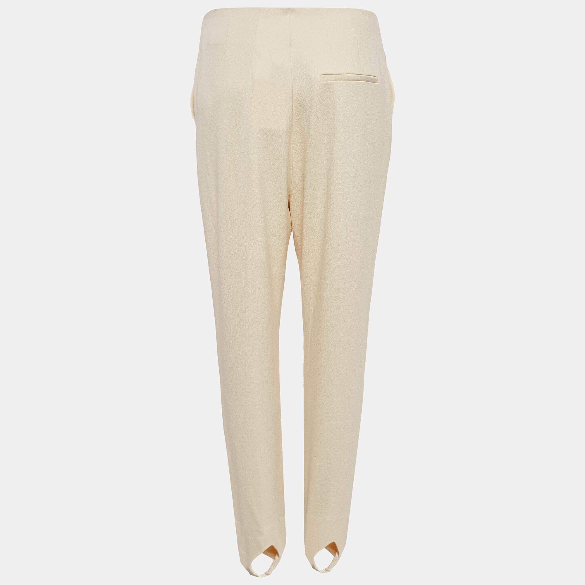 For your workout sessions lounging around or just running errands these leggings will come in handy multiple times. They are made from quality materials and have a good fit.