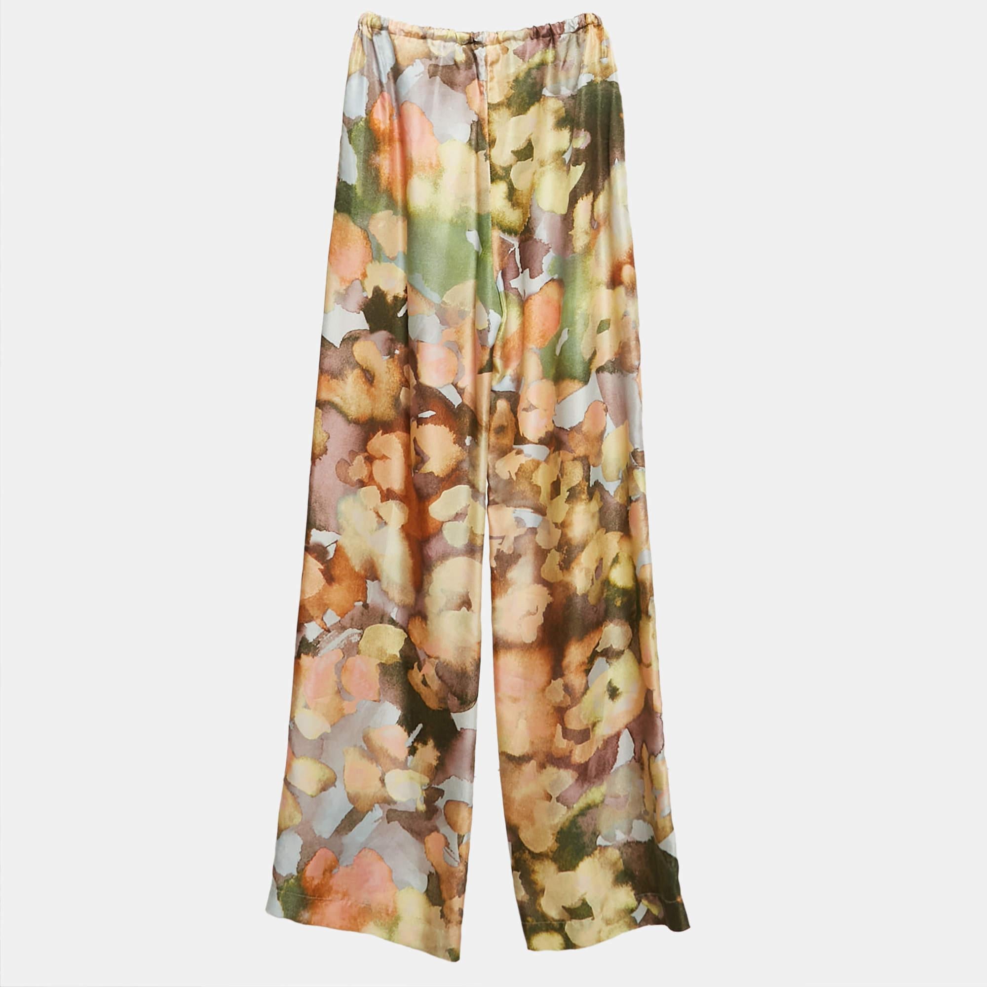 Ce pantalon Nanushka rehausse votre tenue vestimentaire. Conçu dans une silhouette et une coupe superbes, ce pantalon vous donnera à coup sûr une allure élégante.