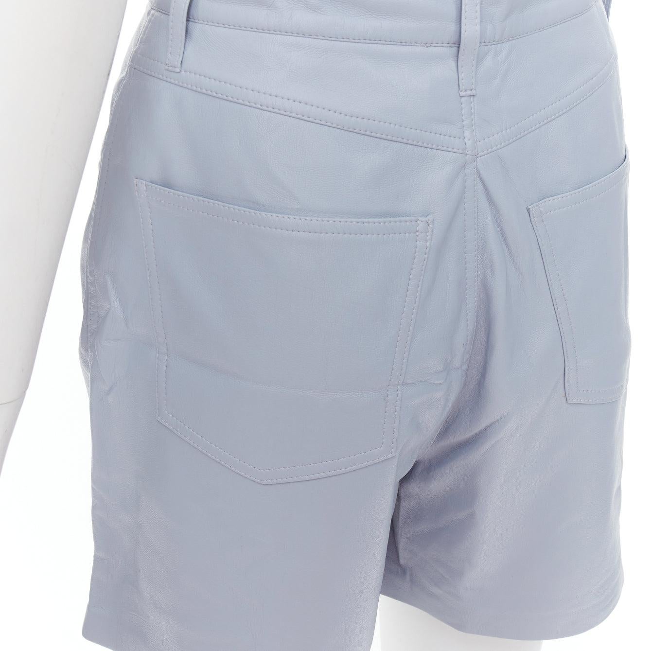 NANUSHKA short taille haute en cuir végétal bleu poudre en vente 2