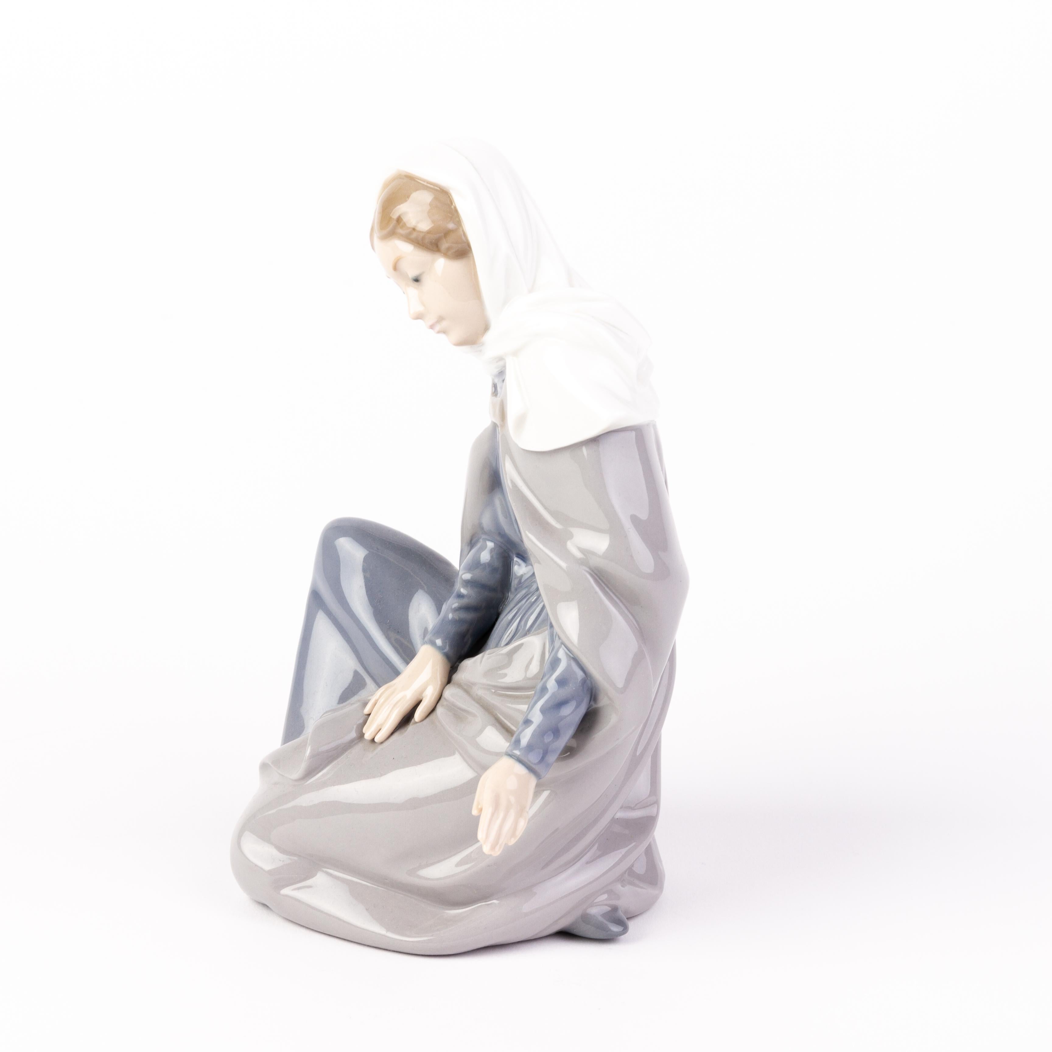 In good condition
From a private collection
Free international shipping
Nao Lladro Fine Porcelain Virgin Mary Figure 
