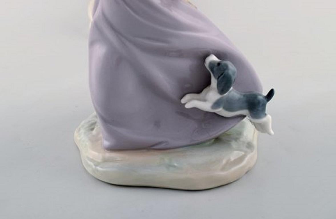 Nao, Spain, Glazed Porcelain Lamp, Little Girl with Dog, Dated 1987 In Good Condition In Copenhagen, DK