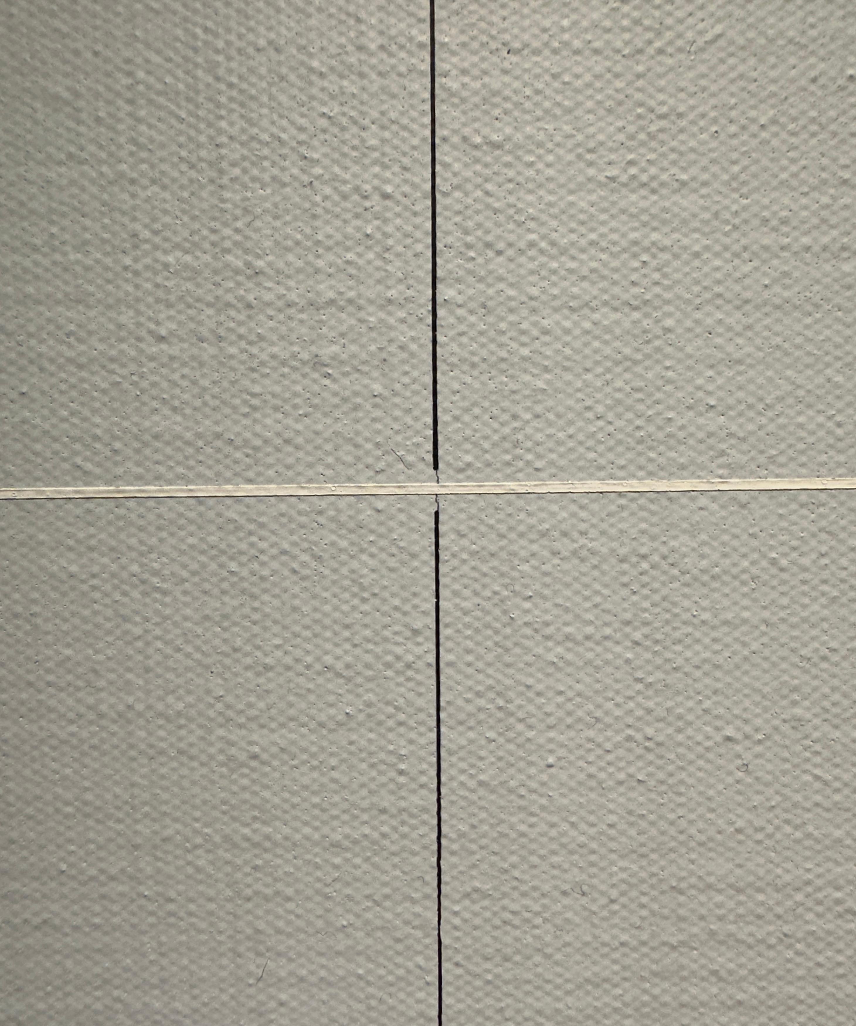 Un dipinto di Naohiko Inukai, Untitled (25), fa parte di una serie che l'artista creò a metà degli anni '60. Molti esemplari di questa serie sono stati esposti nelle due mostre personali di Inukai alla Stempfli Gallery di New York (1966 e 1968).