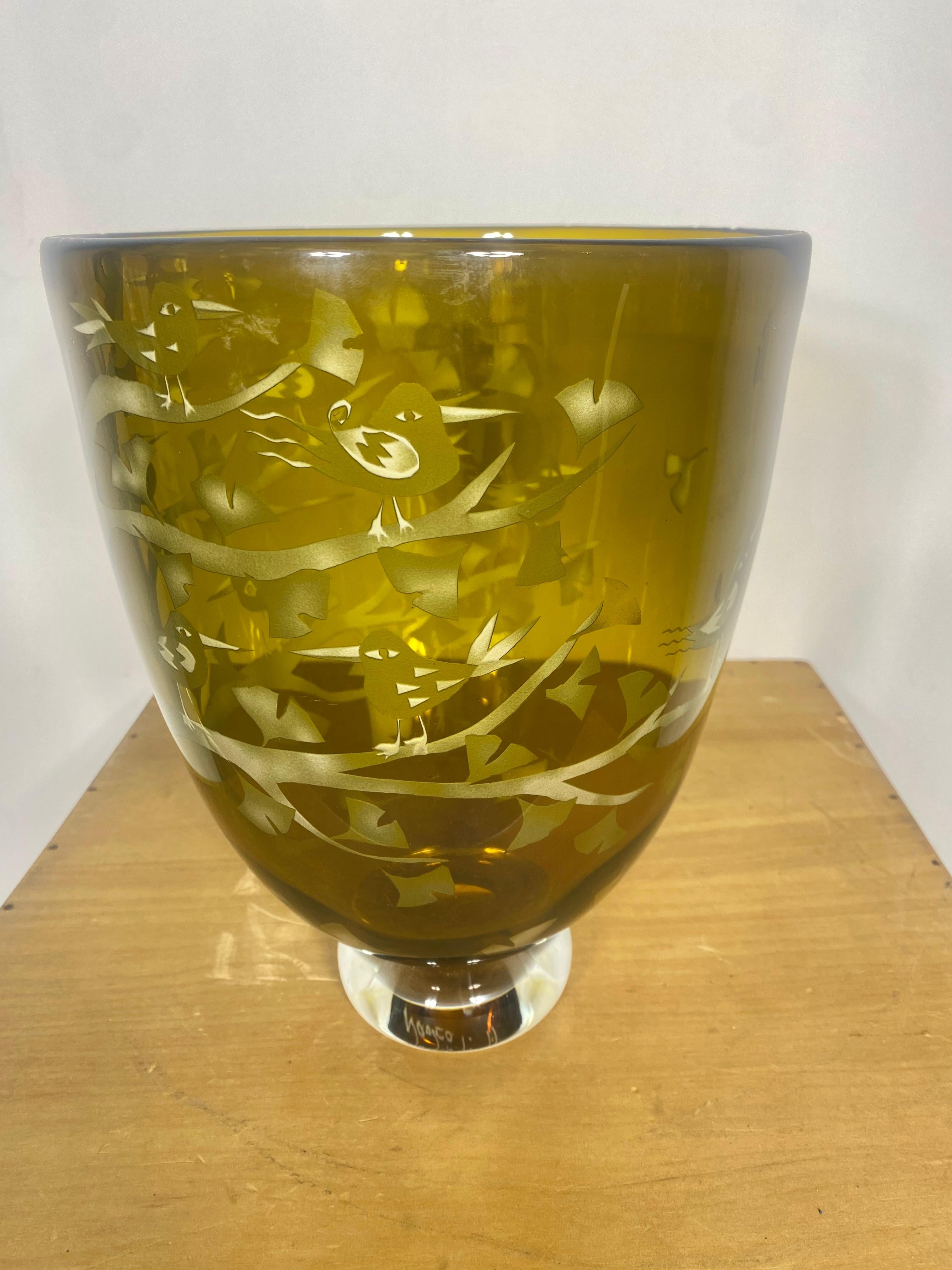 Naoko Takenouchi Cameo Glass Vase / Vessel../Bowl  In Excellent Condition For Sale In Buffalo, NY
