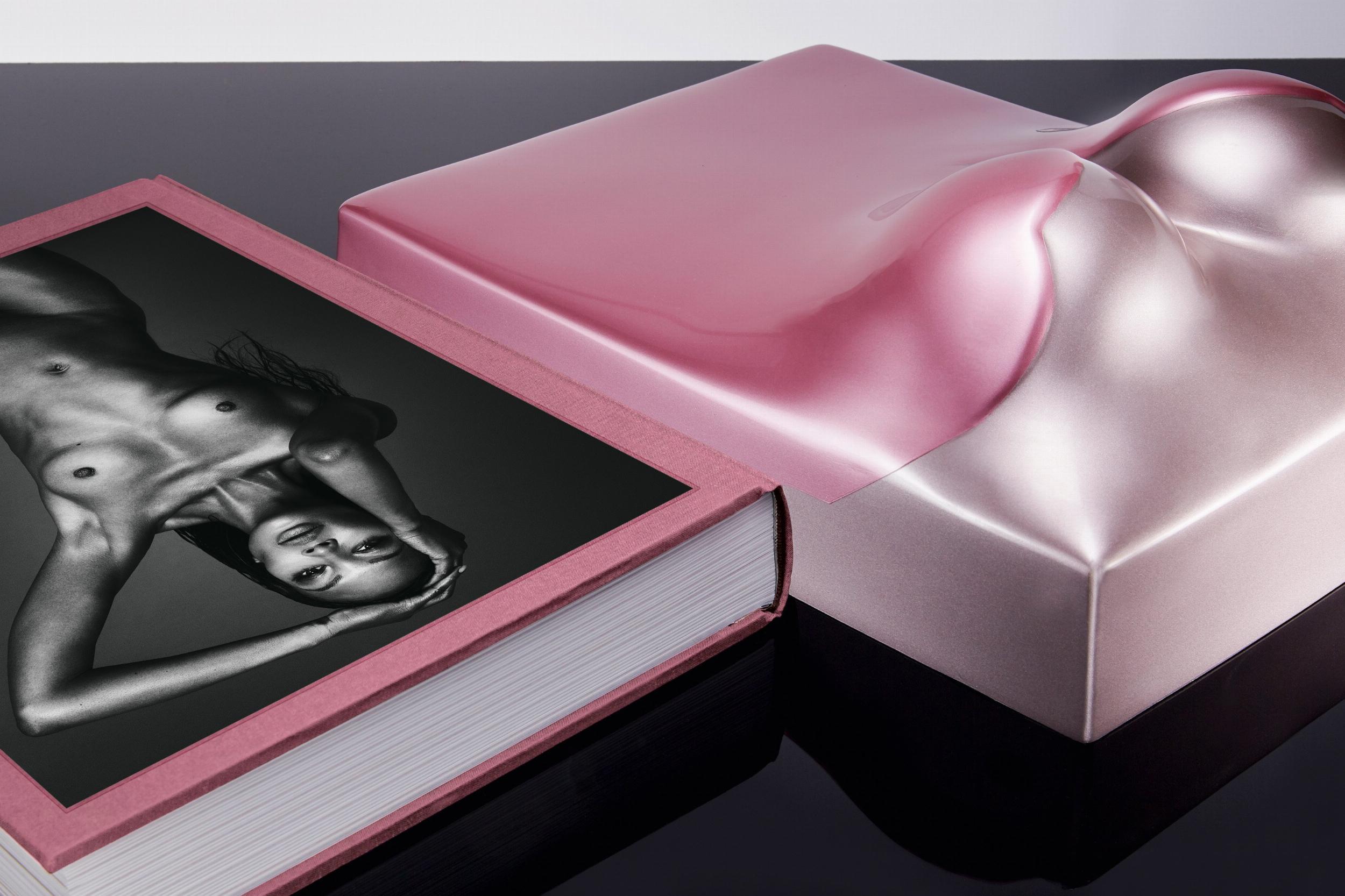 Naomi Campbell. Signed Limited Edition with Allen Jones sculpted case. For Sale 2