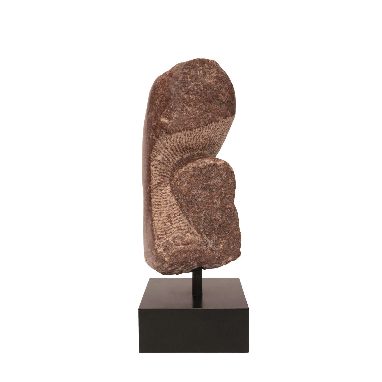 Naomi Feinberg: „Morceau“-Skulptur aus rotem italienischem Marmor, 1977 (Signiert und datiert) (Moderne der Mitte des Jahrhunderts) im Angebot