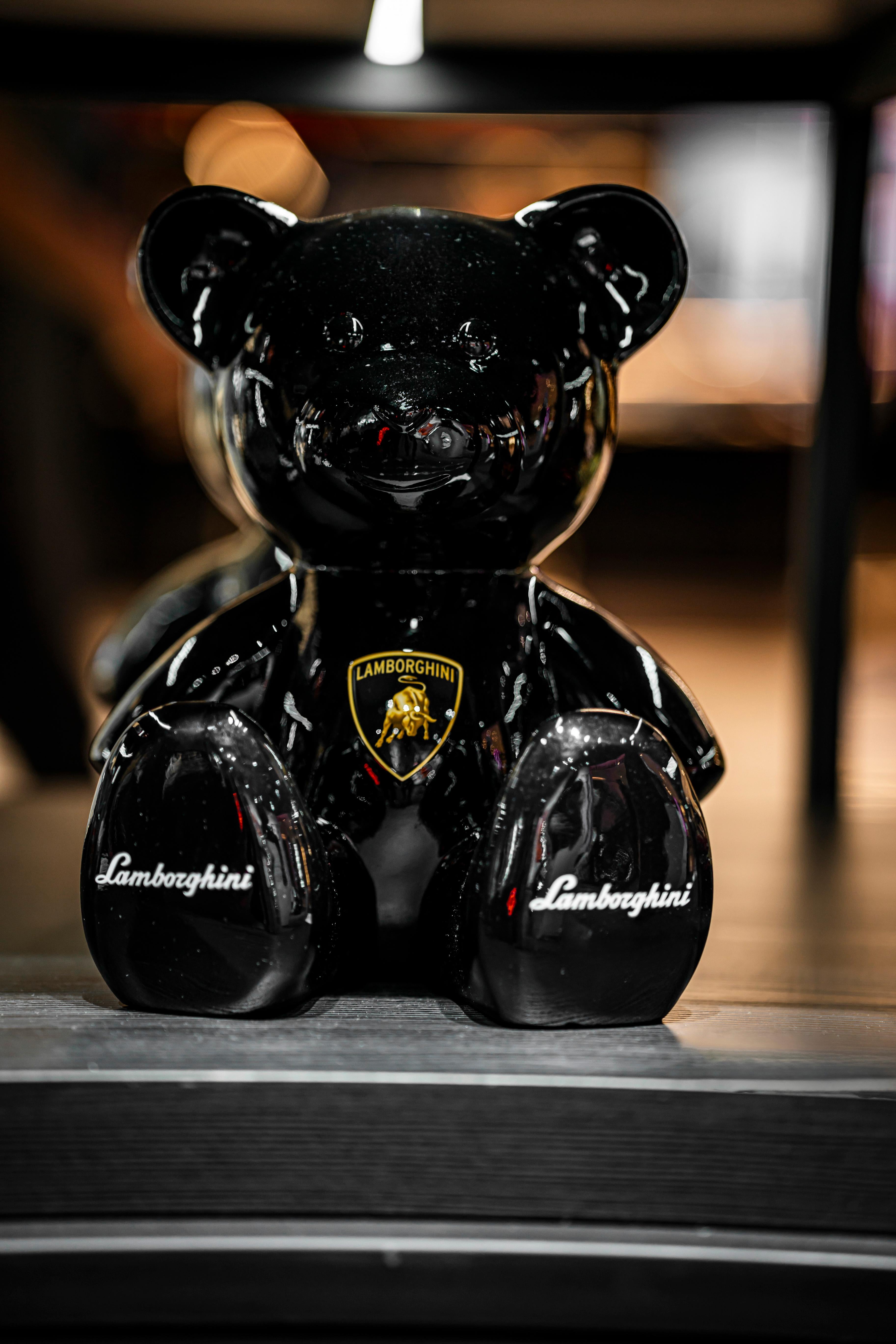 35cm Teddy Lamborghini Tribute, schwarz  (Pop-Art), Sculpture, von Naor