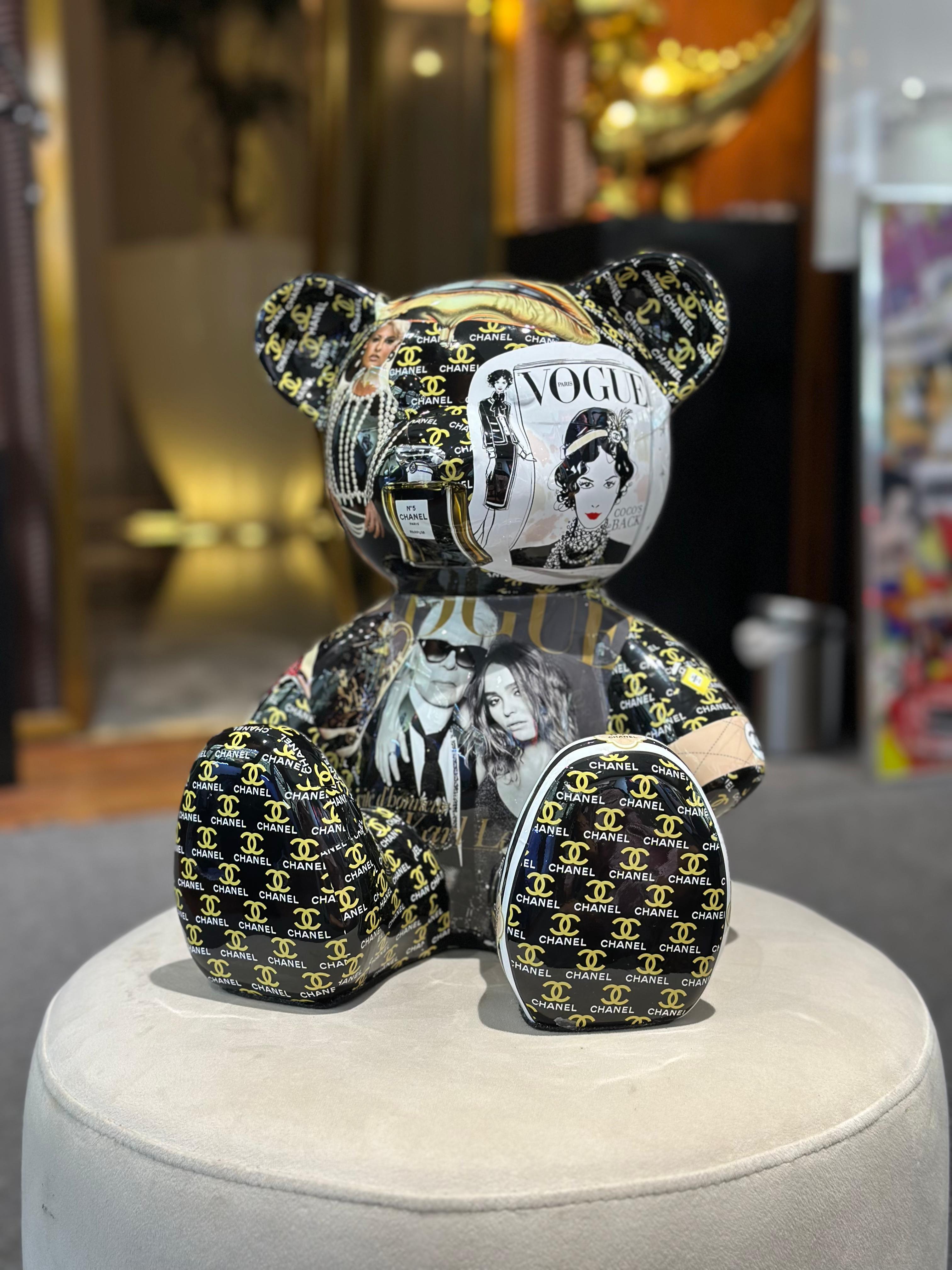 NAOR - 35cm Collage, Vogue Tribute Teddy (Pop-Art), Sculpture, von Naor