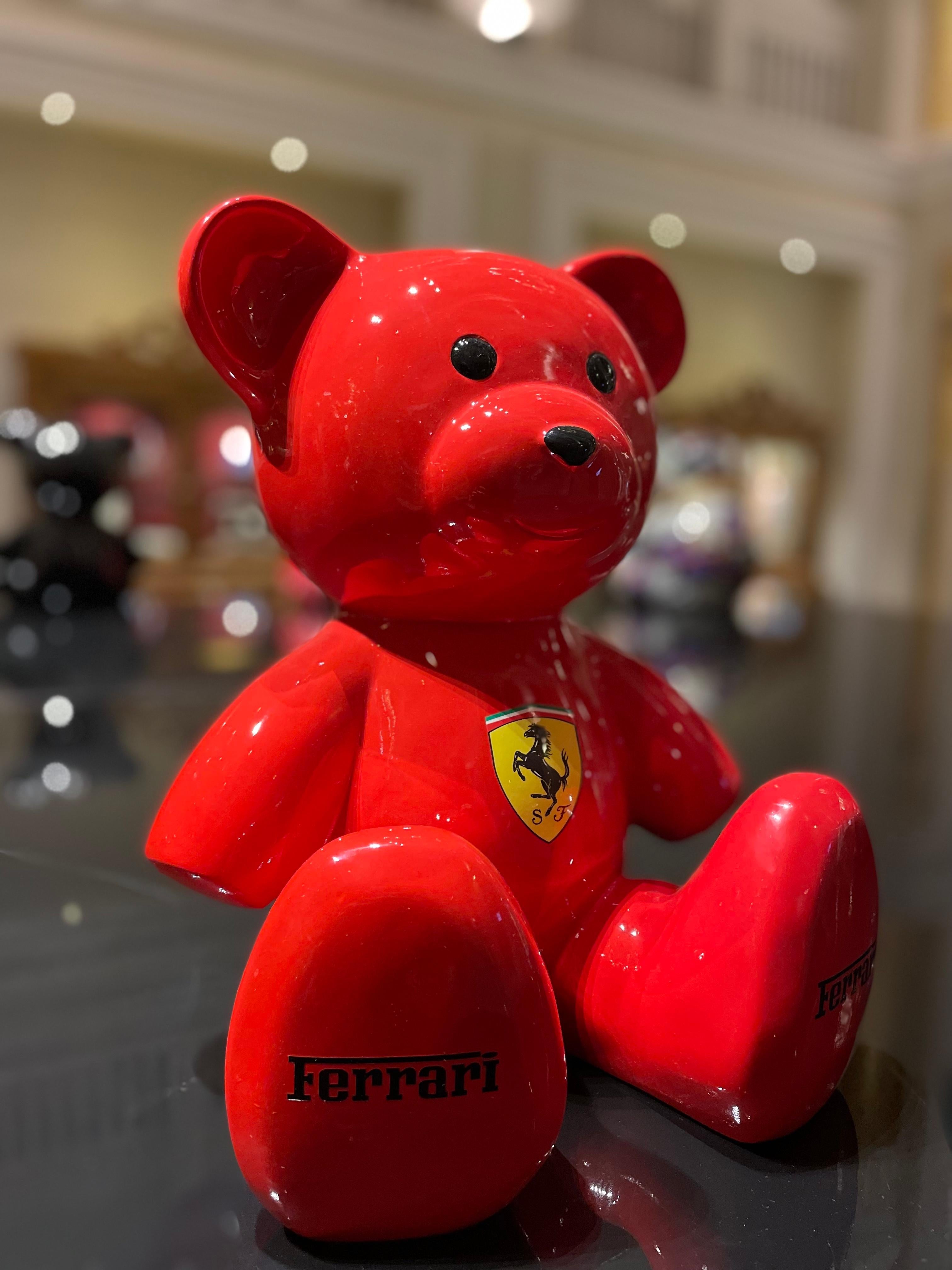 NAOR - Peluche 35cm Homenaje a Ferrari - Figurative Sculpture Negro de Naor