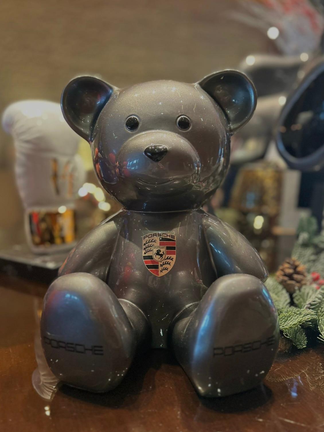 NAOR - Teddy Tribute Porsche 35 cm - Pop Art Sculpture par Naor