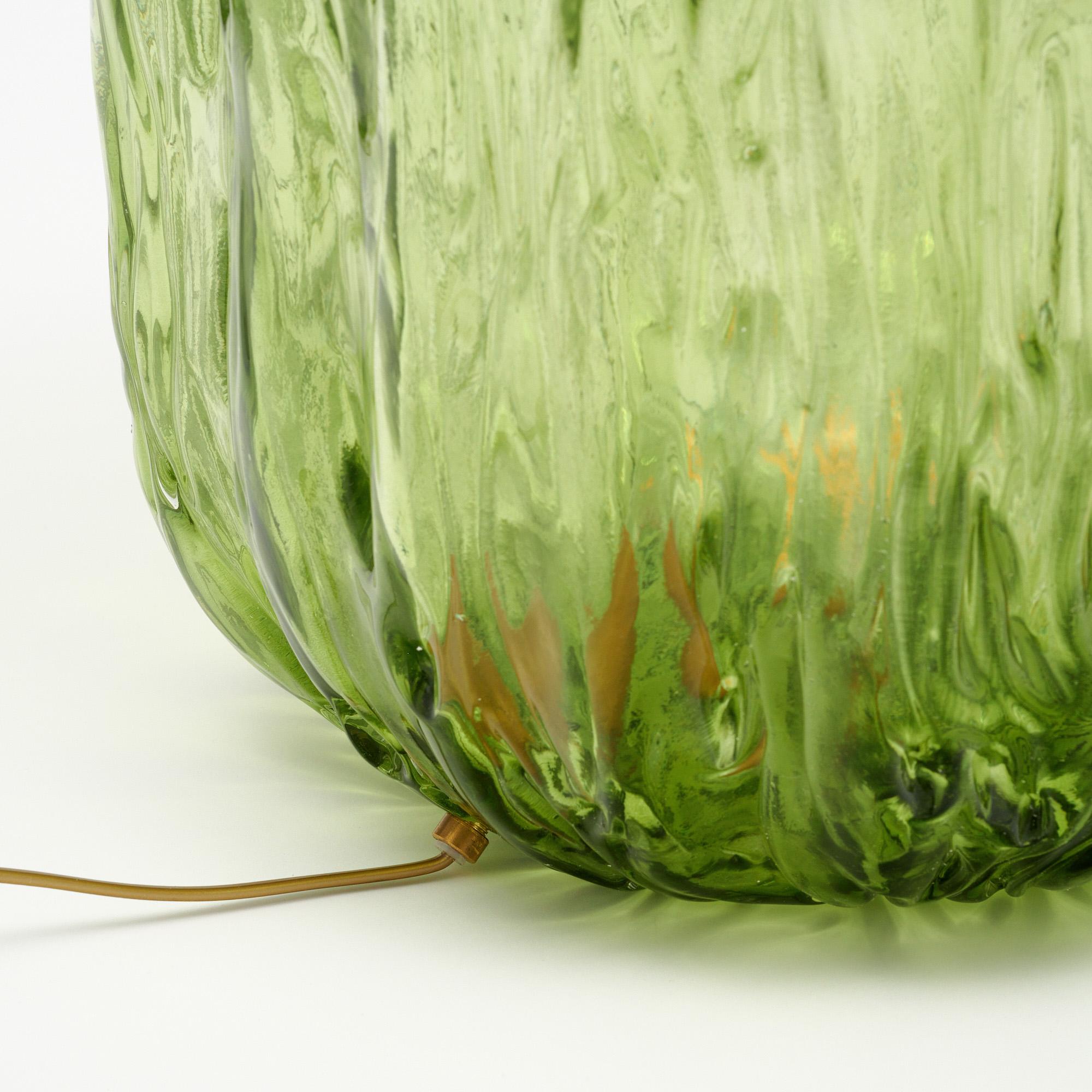 Mesa auxiliar de cristal verde Naoto Fukasawa en venta 1