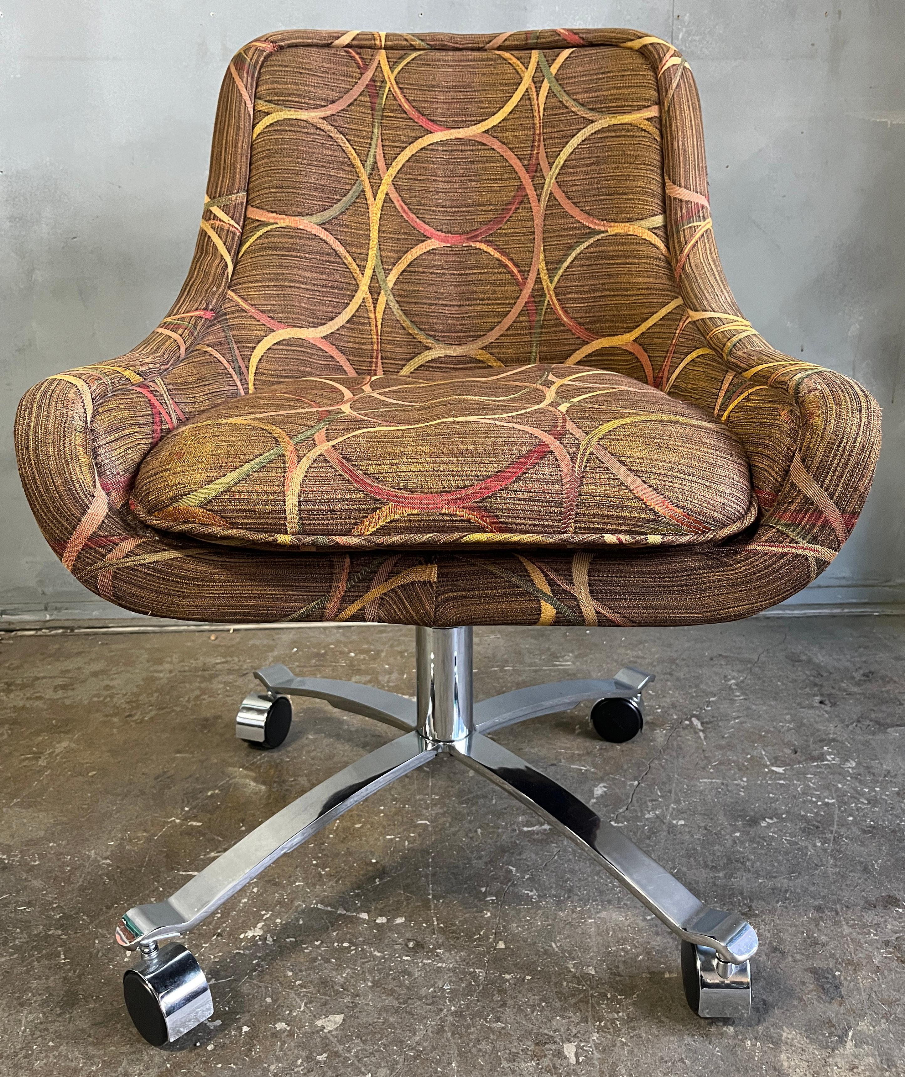 Rare form office chairs with period fabric in clean almost unused shape. Created by Japanese designer Naoto Fukasawa, Saiba Chair for Herman Miller. Height and tilt adjustable. Rare opportunity to own a period piece in great shape.

Seat height