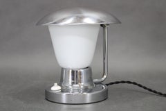 Lampe de table Napako Art déco en chrome et verre opale, Tchécoslovaquie, années 1930