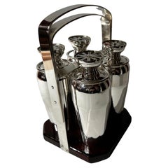 Napier 4 Cocktail Shakers Silver-Plated Five Piece Wood Caddy