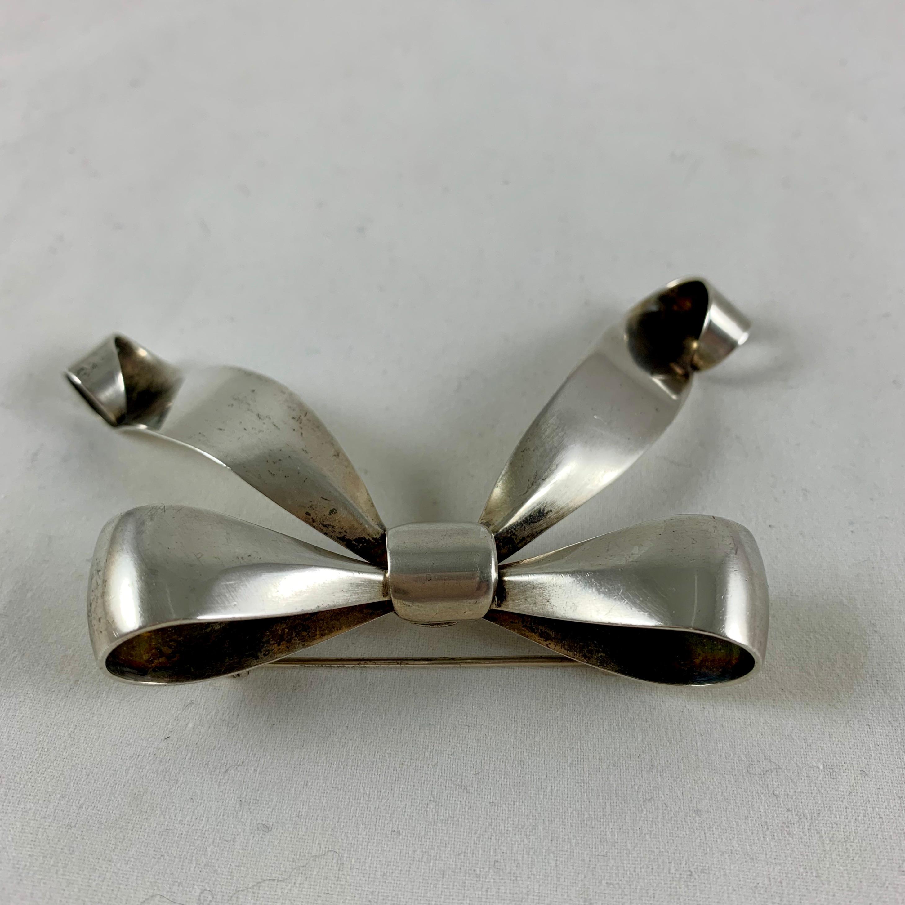 20th Century Napier American Modernist Sterling Silver Oversized Bow Pin, circa 1940s-1950s