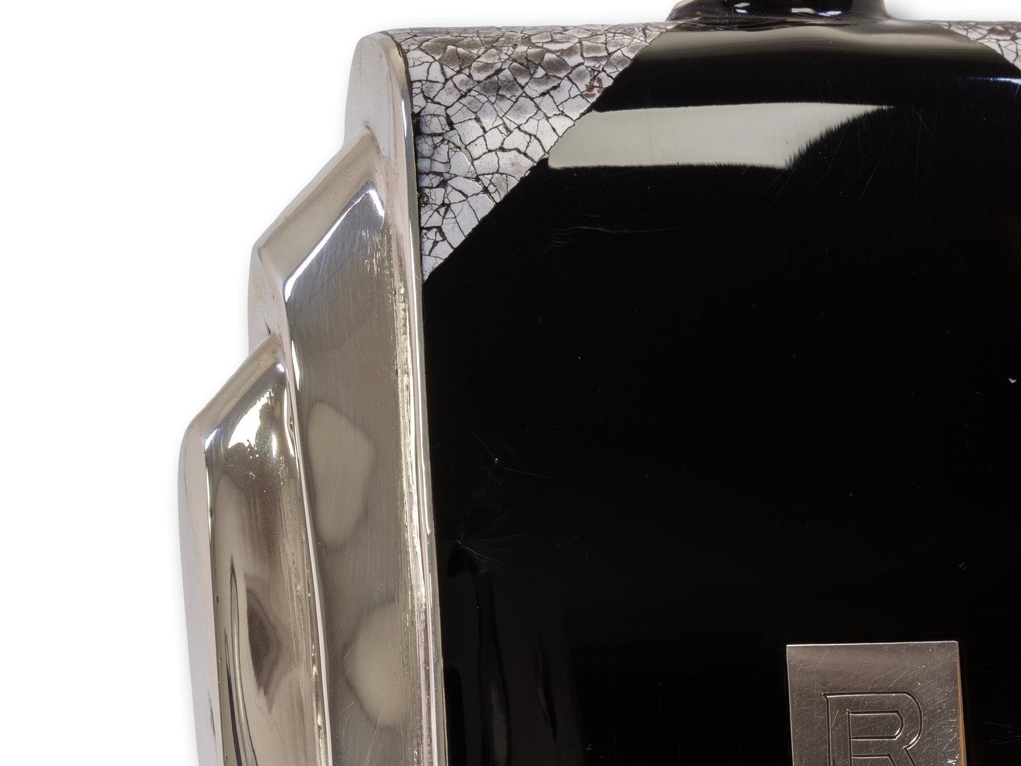 Petaca Napier Art Déco de plata de ley y esmalte en venta 4