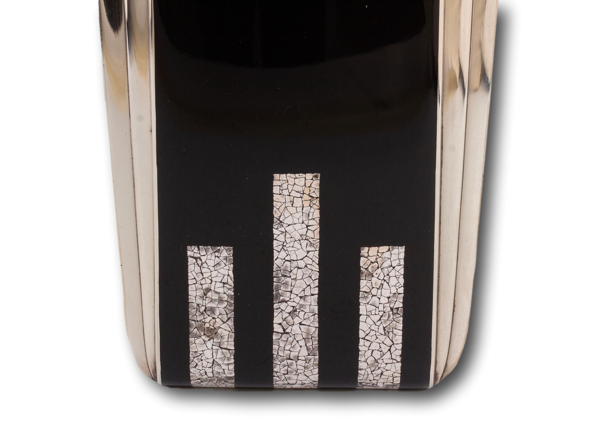 Petaca Napier Art Déco de plata de ley y esmalte en venta 6