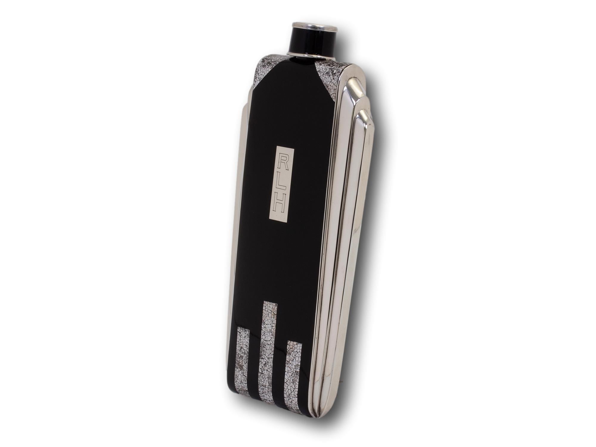 Petaca Napier Art Déco de plata de ley y esmalte Estadounidense en venta