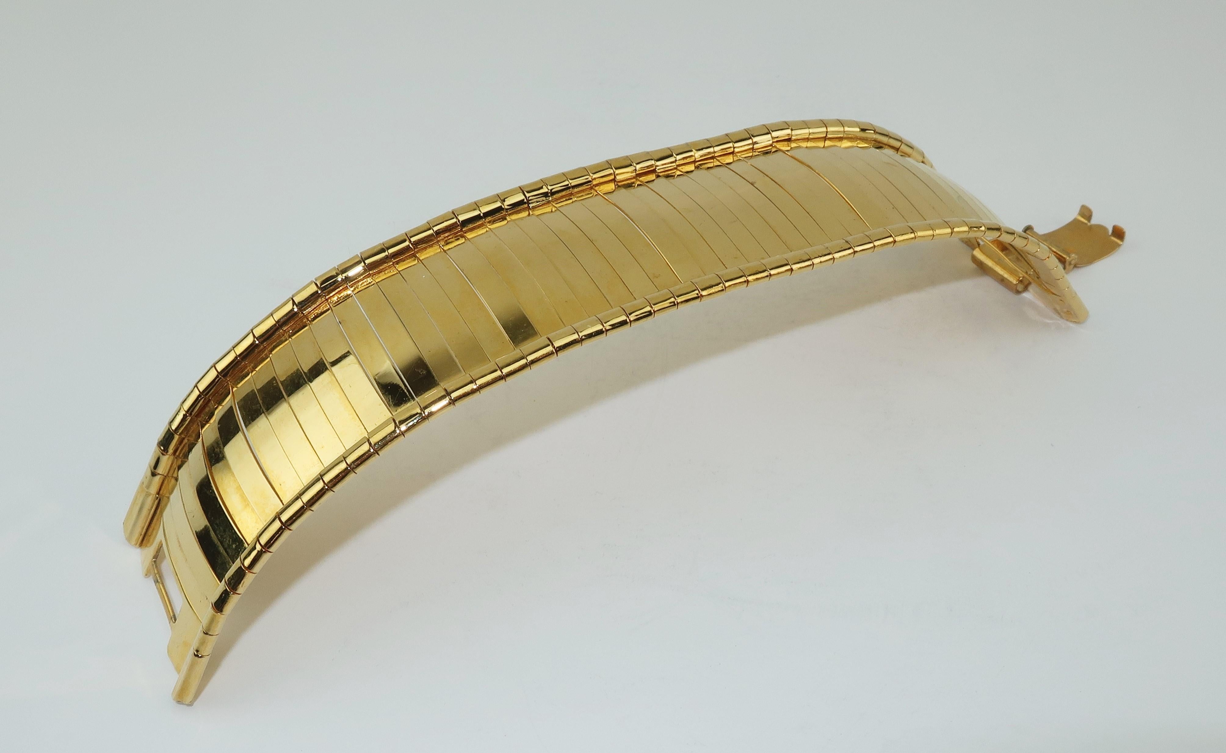 Napier Gold Band Space Age Bangle Bracelet, 1960's In Good Condition In Atlanta, GA