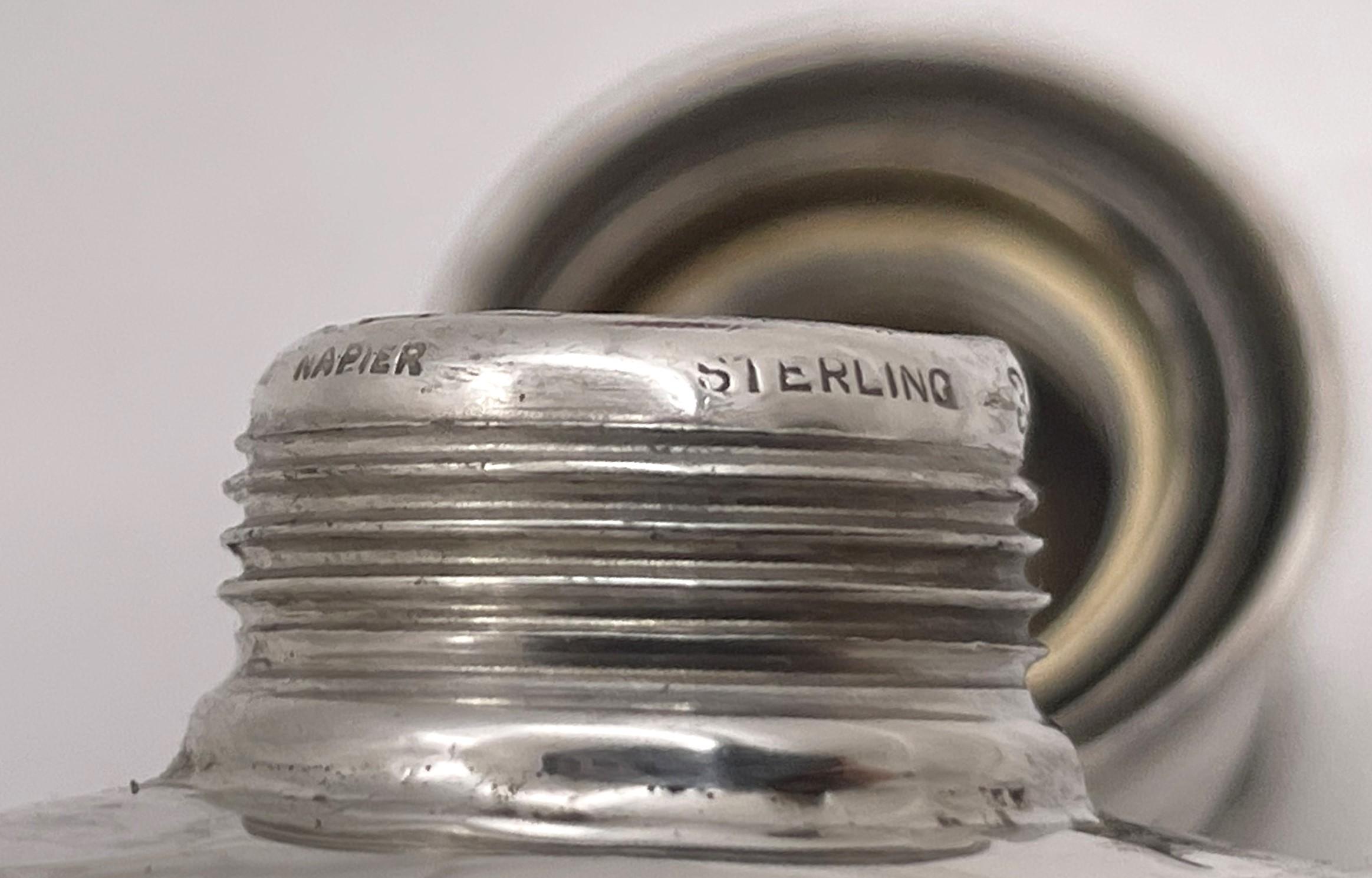 Petaca Napier de oro y plata de ley con vaso de chupito Art Déco Principios del siglo XX Oro en venta