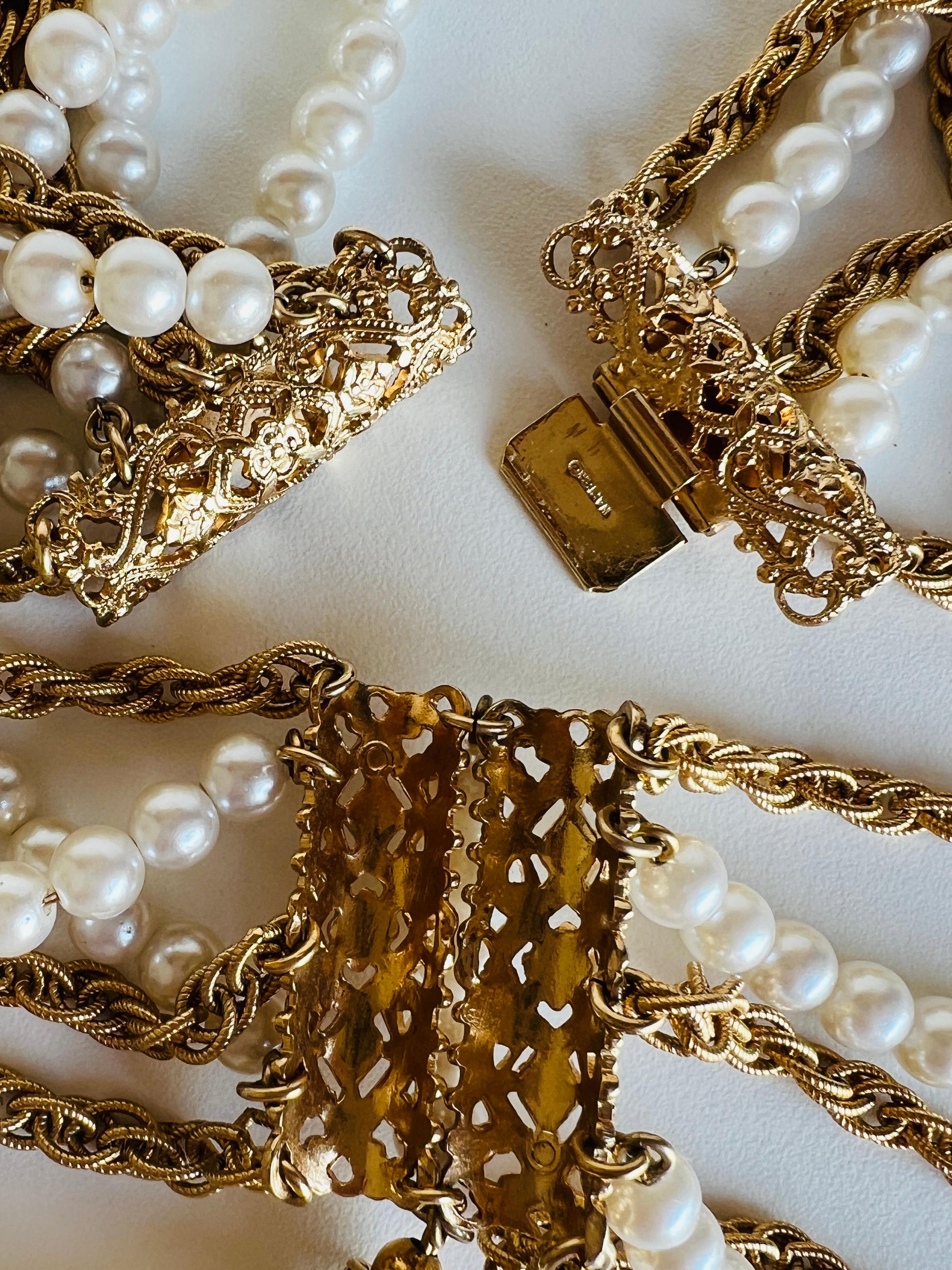 Napier Collier épaule superposé à plusieurs chaînes en or, ceinture Bikini  en vente 6