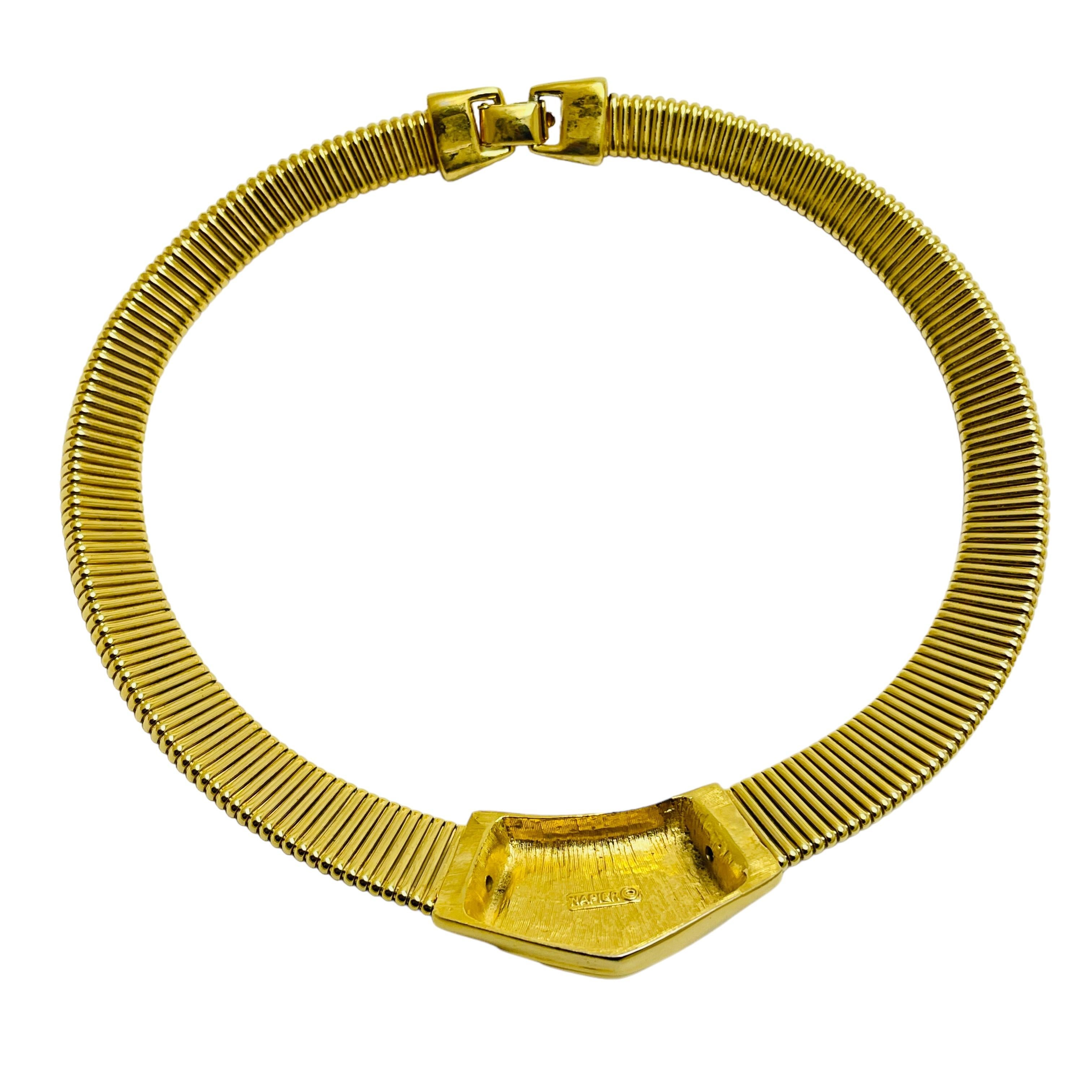 Collana firmata NAPIER in oro con catena a omega e perla In condizioni buone in vendita a Palos Hills, IL