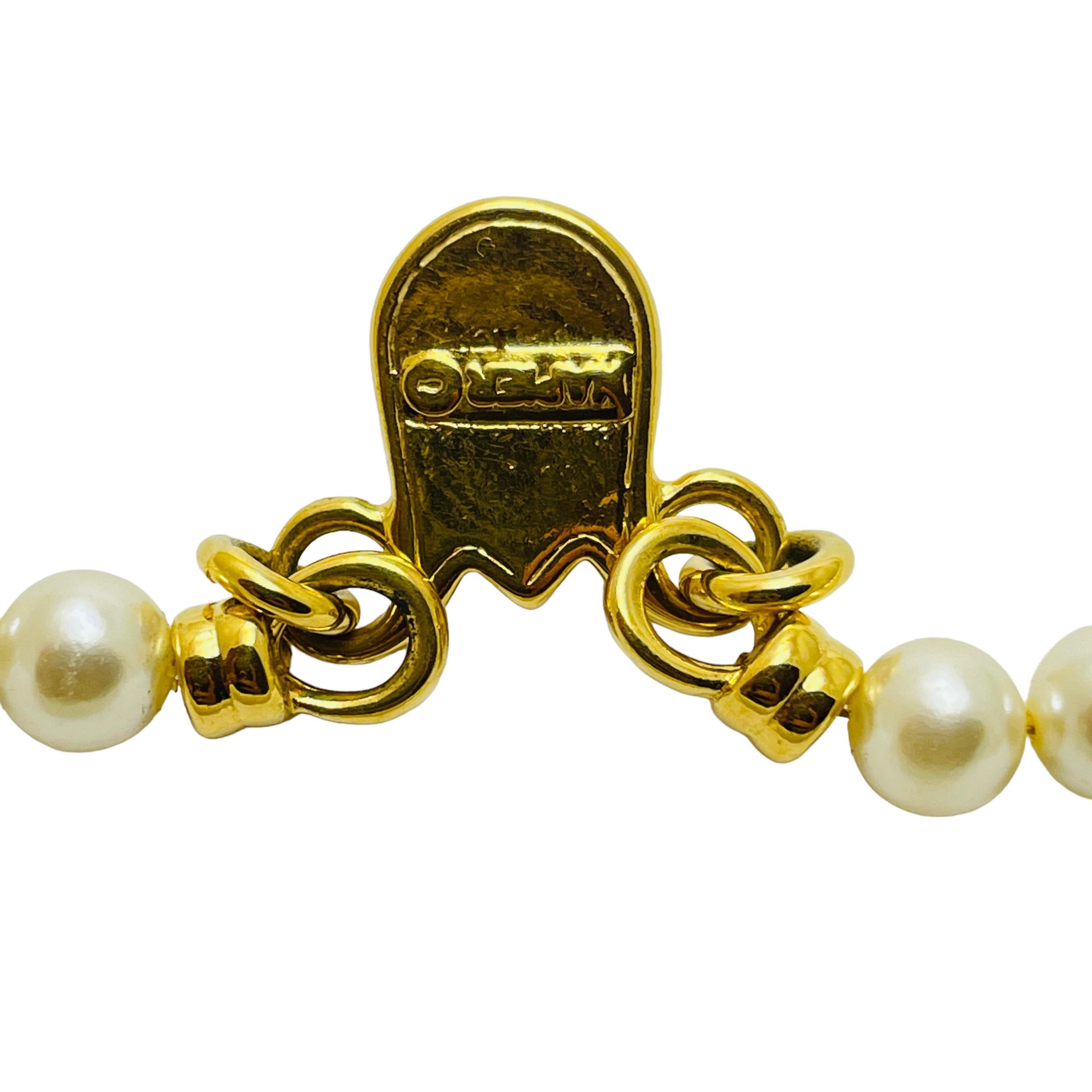 Collana firmata NAPIER vintage in oro con perle finte In condizioni buone in vendita a Palos Hills, IL