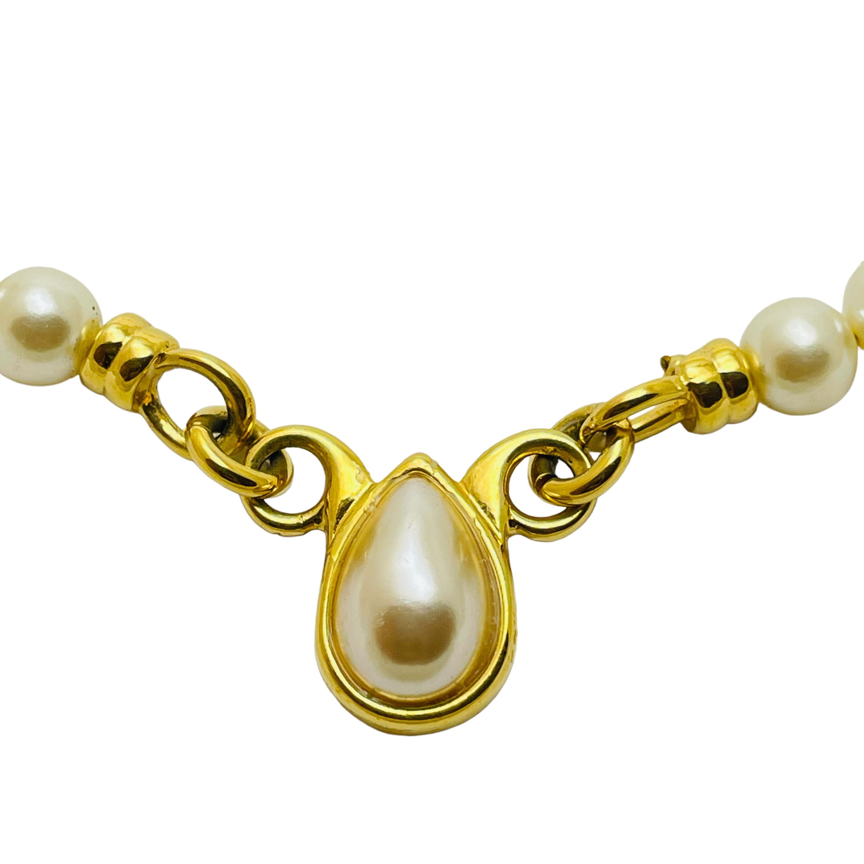 Donna Collana firmata NAPIER vintage in oro con perle finte in vendita