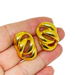 Orecchini a buco firmati NAPIER con catena classica vintage in tonalità oro