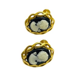 Orecchini a clip firmati NAPIER, vintage, tono oro, finto cammeo, di design