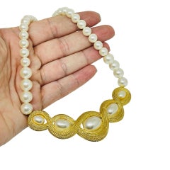 NAPIER signed vintage gold tone faux pearls beaded designer necklace