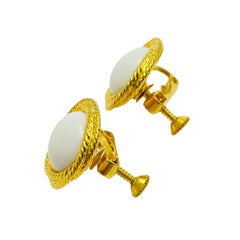 Orecchini a clip di design in vetro dorato vintage firmati NAPIER