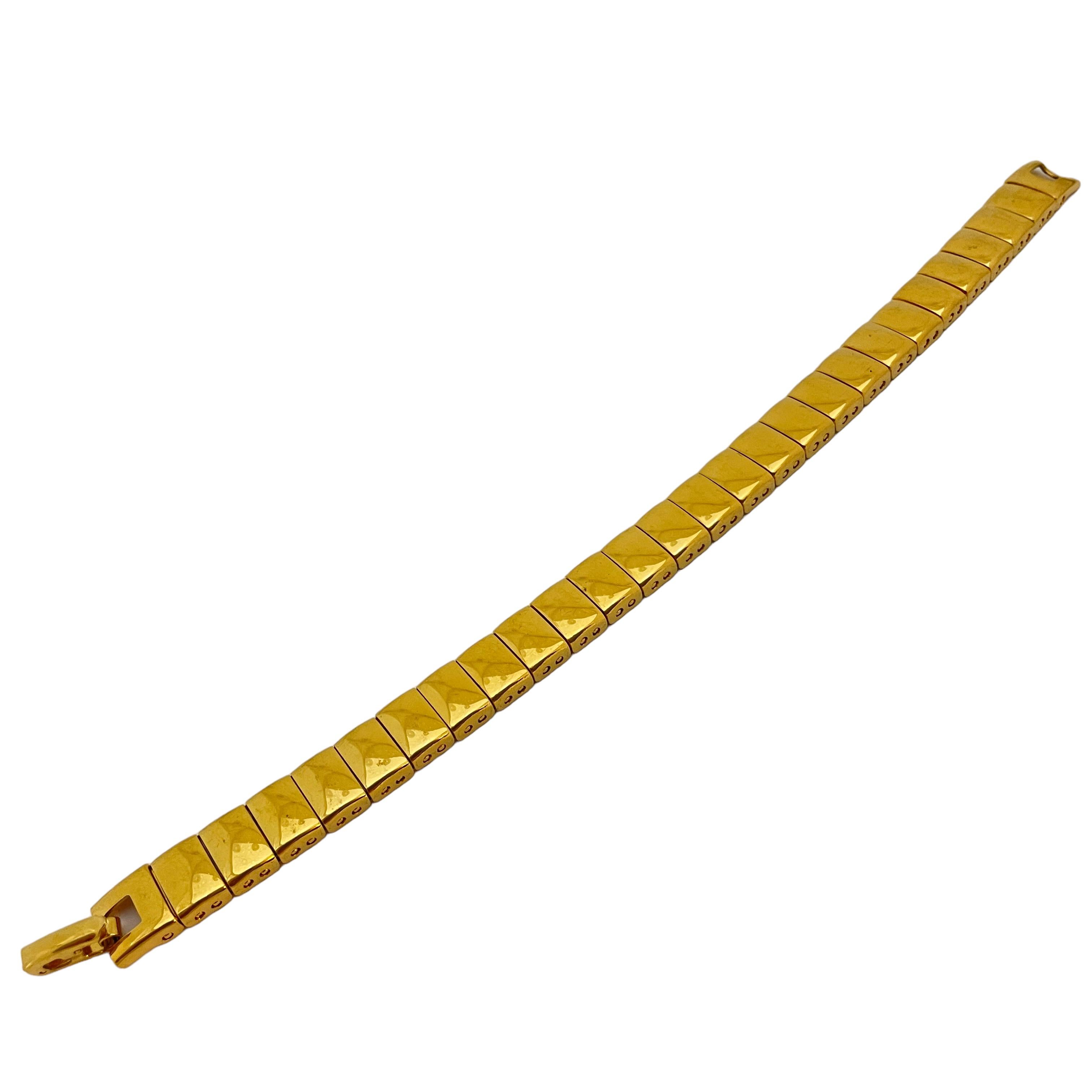 Women's or Men's NAPIER signed vintage gold tone massive chain link designer bracelet For Sale