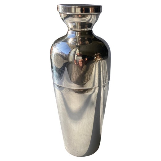 https://a.1stdibscdn.com/napier-silver-plate-cocktail-shaker-travel-size-king-for-sale/f_8089/f_287828821653328060818/f_28782882_1653328061699_bg_processed.jpg?width=520
