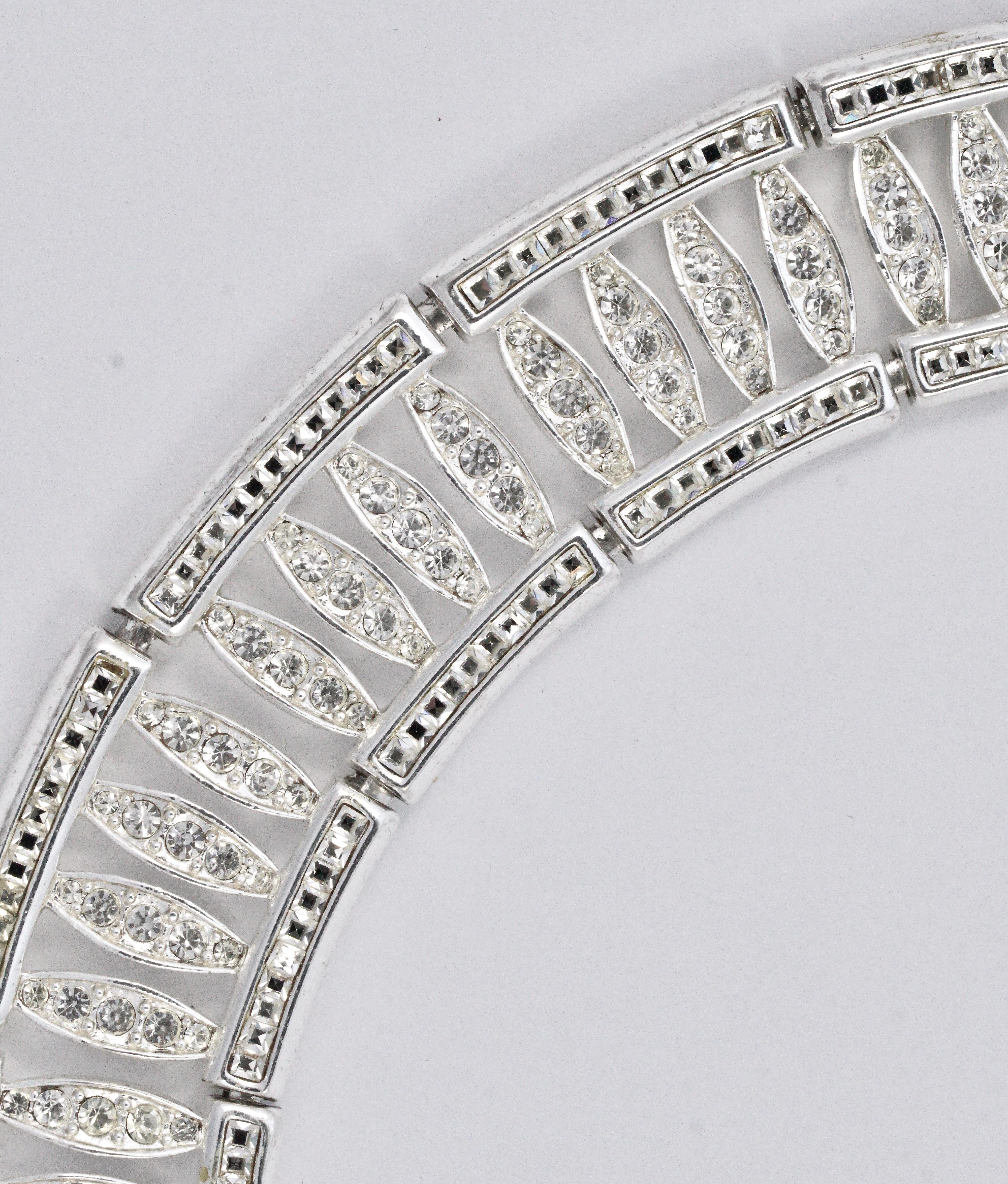 Fabulous Napier silver plated link collar / necklace set with clear sparkling square and round faceted rhinestones. The design has the rhinestones to the front of the necklace, the back has the same design but is textured. Length approximately 49cm