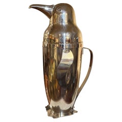 Shaker à cocktail Pingouin en métal argenté Napier 1936