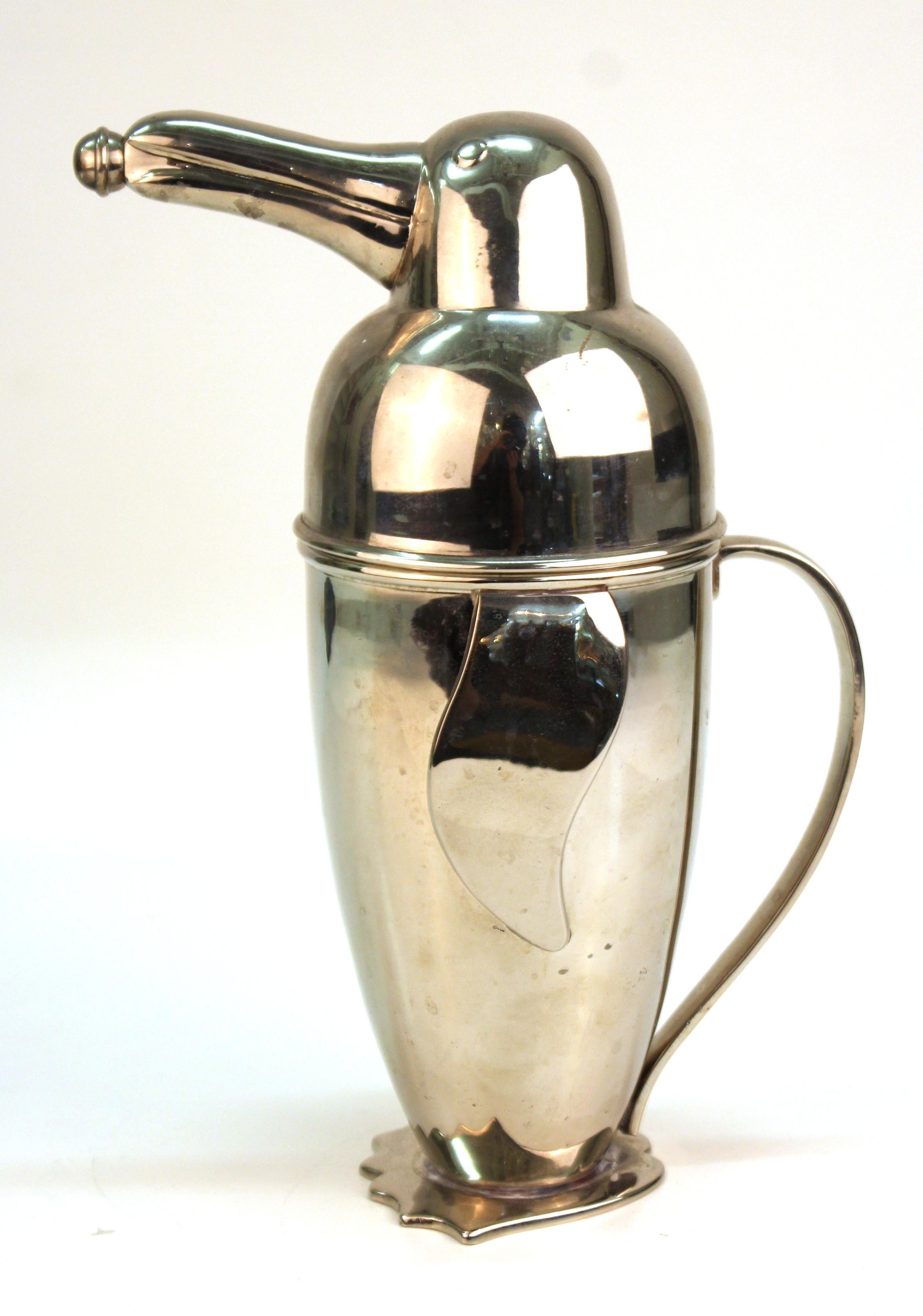 Napier style cocktail shaker in shape of a penguin, made in stainless steel. The piece is in good vintage condition with age-appropriate wear.