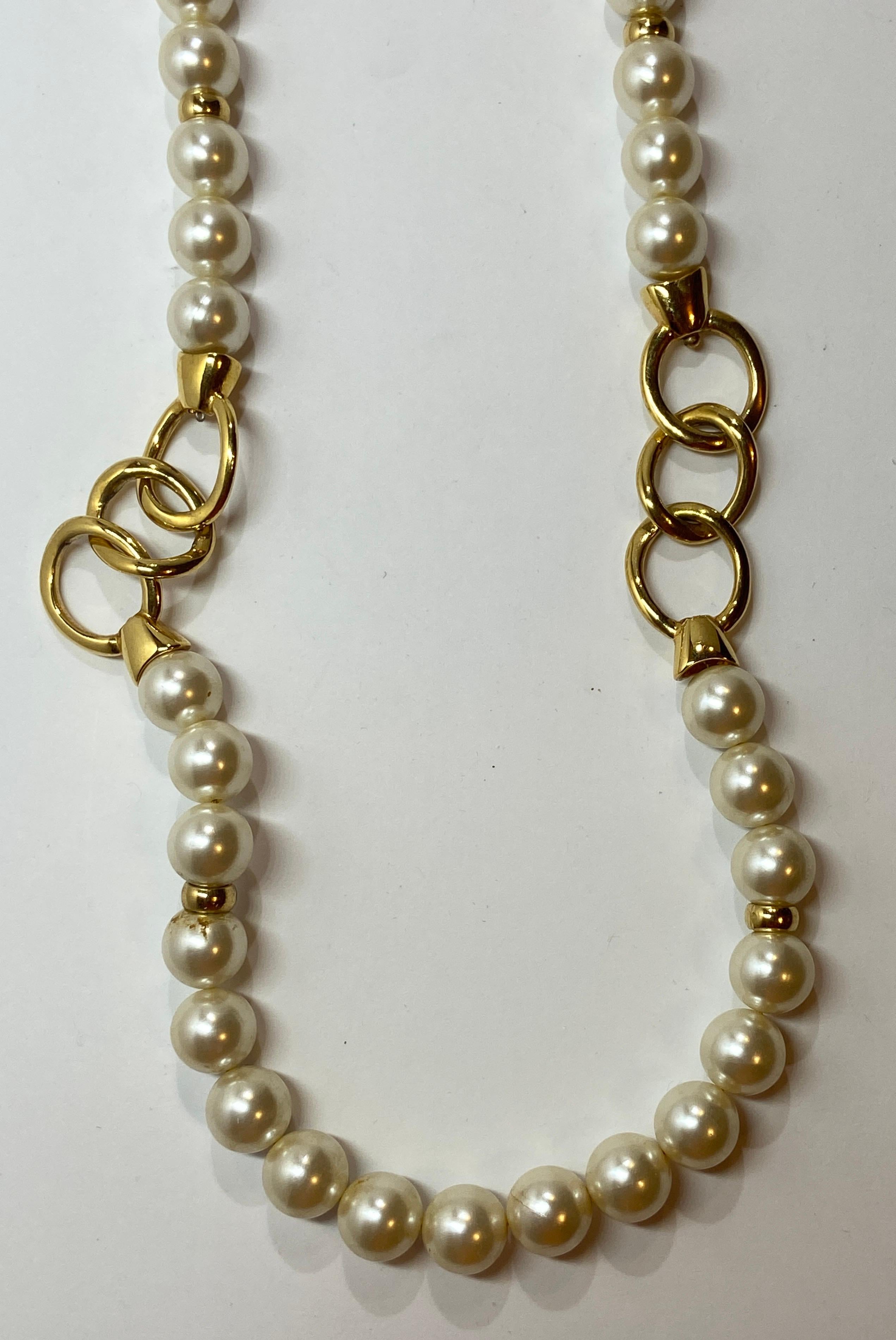 Napier Wonderfully Elegant Pearl with Polished Gold Hardware Chain-Link Necklace For Sale 1