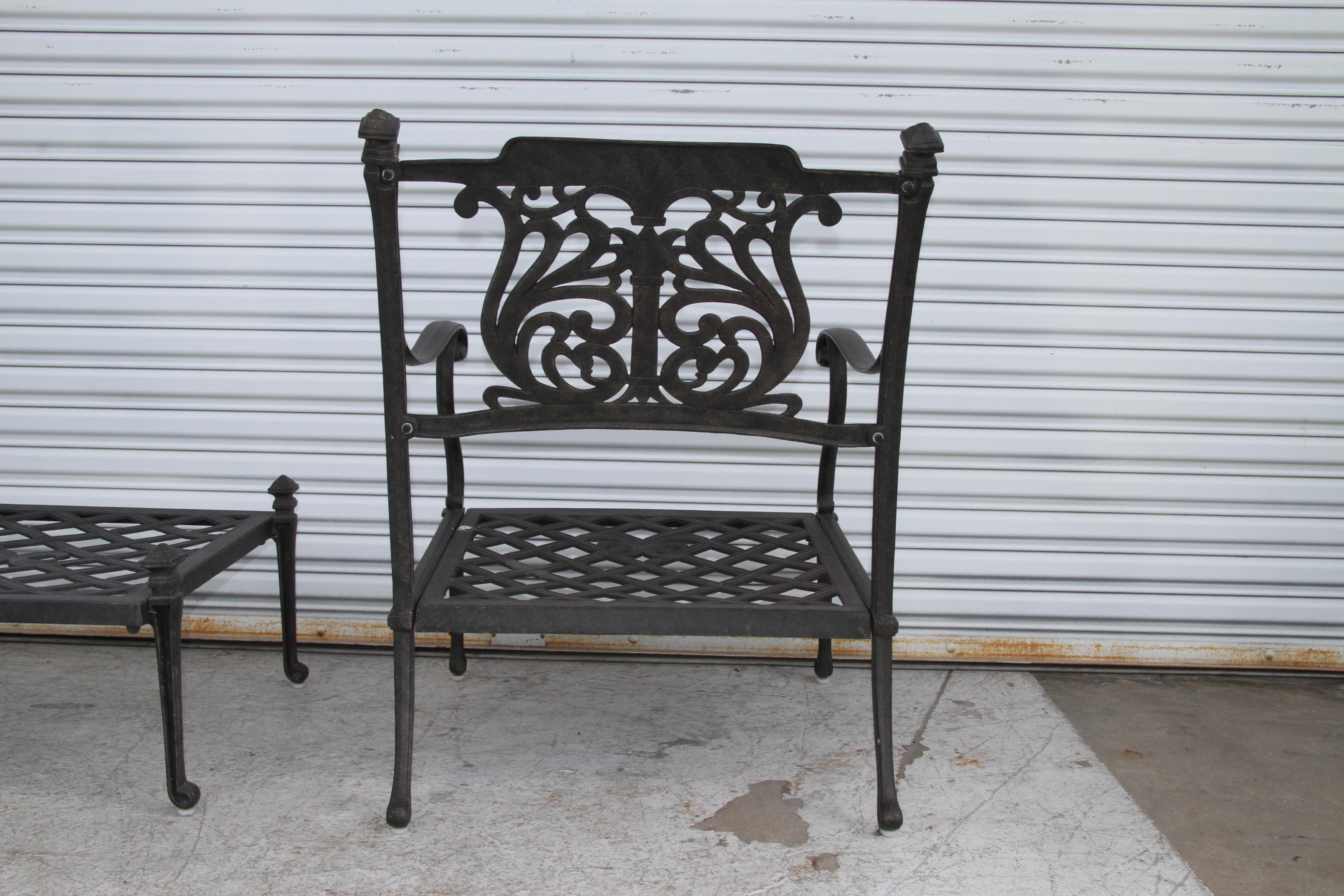 Naples Aged Bronze Aluminum Outdoor Patio Set by Fortunoff In Good Condition For Sale In Pasadena, TX