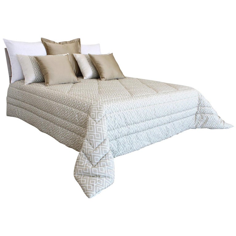 Naples King Size Bedding Set For Sale at 1stDibs