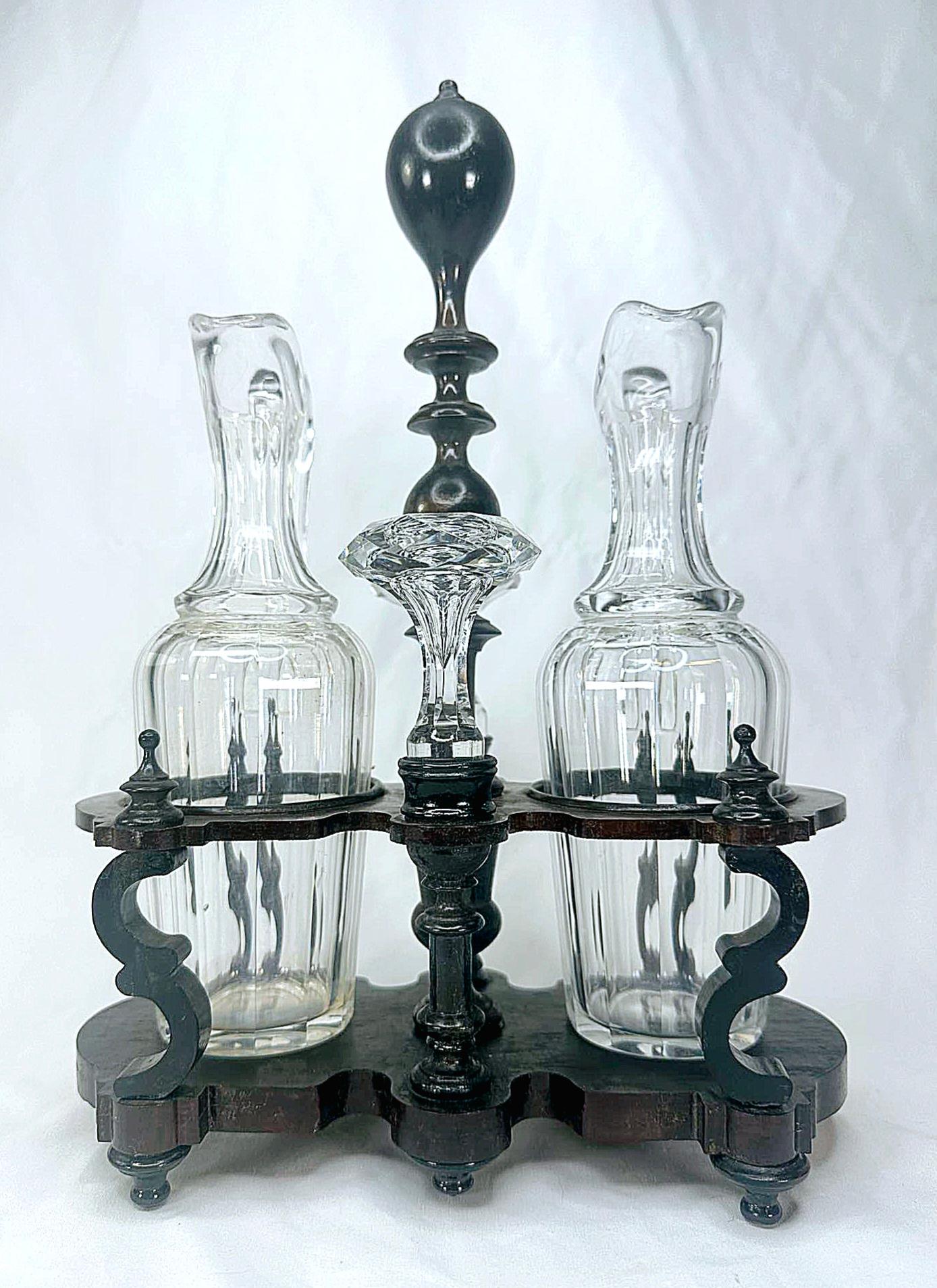 Napolean III French Turned Wood Ebonized Vinaigrier In Good Condition For Sale In Waxahachie, TX