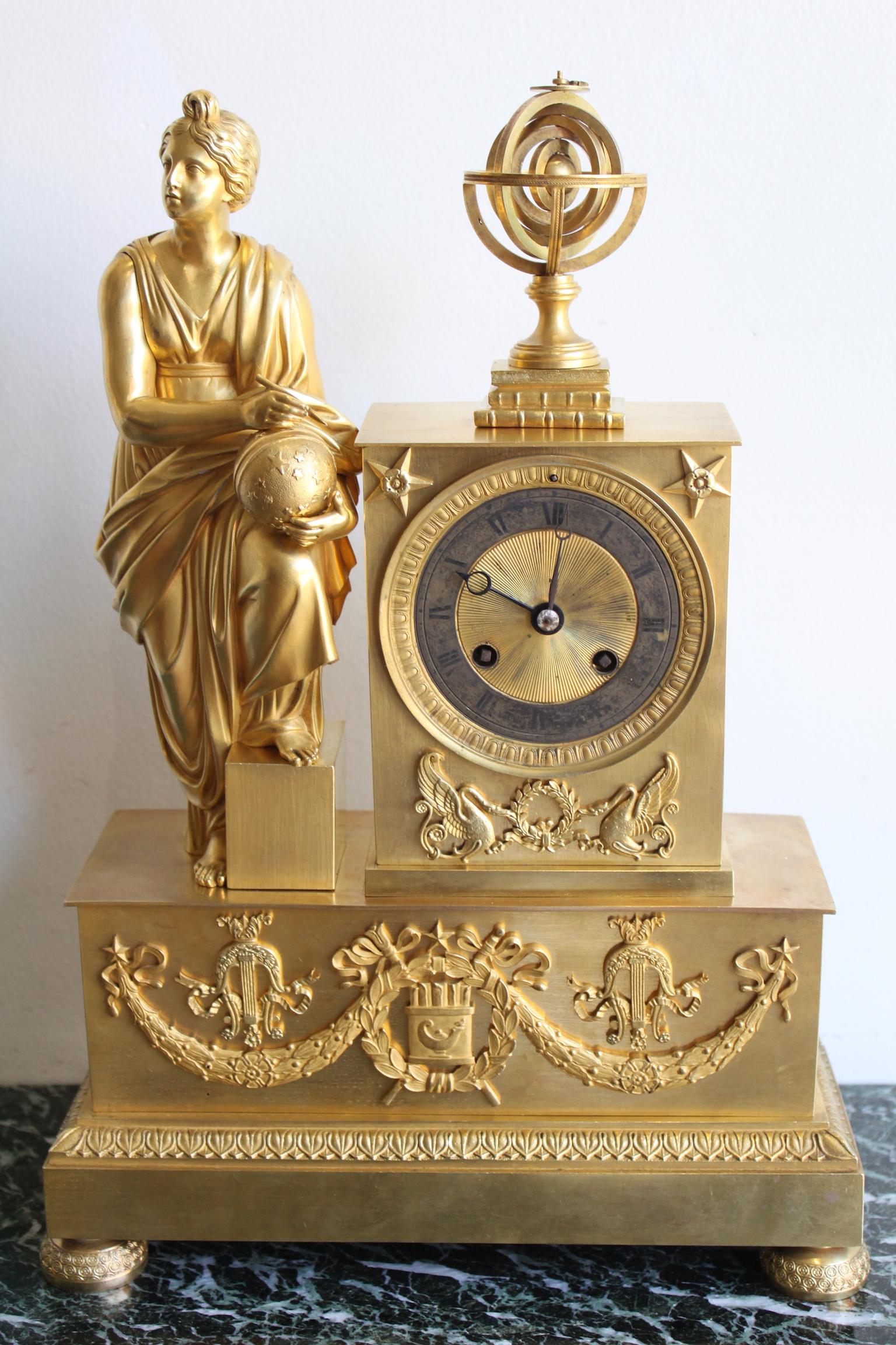 Napoleon 3 gilt bronze clock representing an allegory of Astronomy.
Good condition.
Dimensions: Height 38cm, width 26cm, depth 10cm